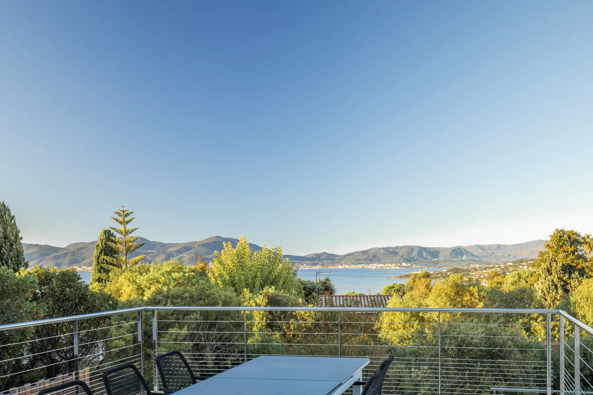 Villa MIMOSA - 5 chambres, appartements, piscine, proche plage