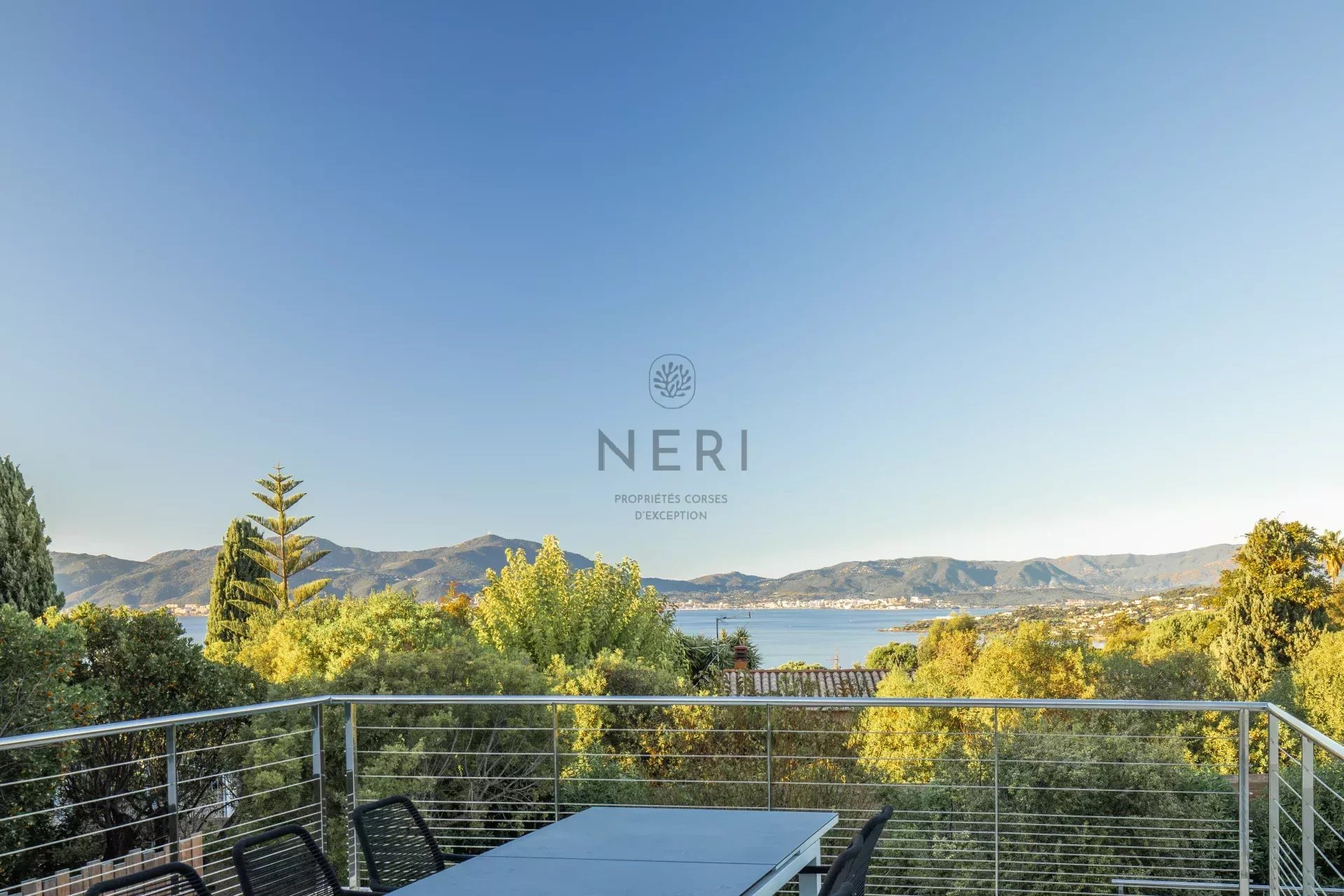 Villa MIMOSA - 5 chambres, appartements, piscine, proche plage