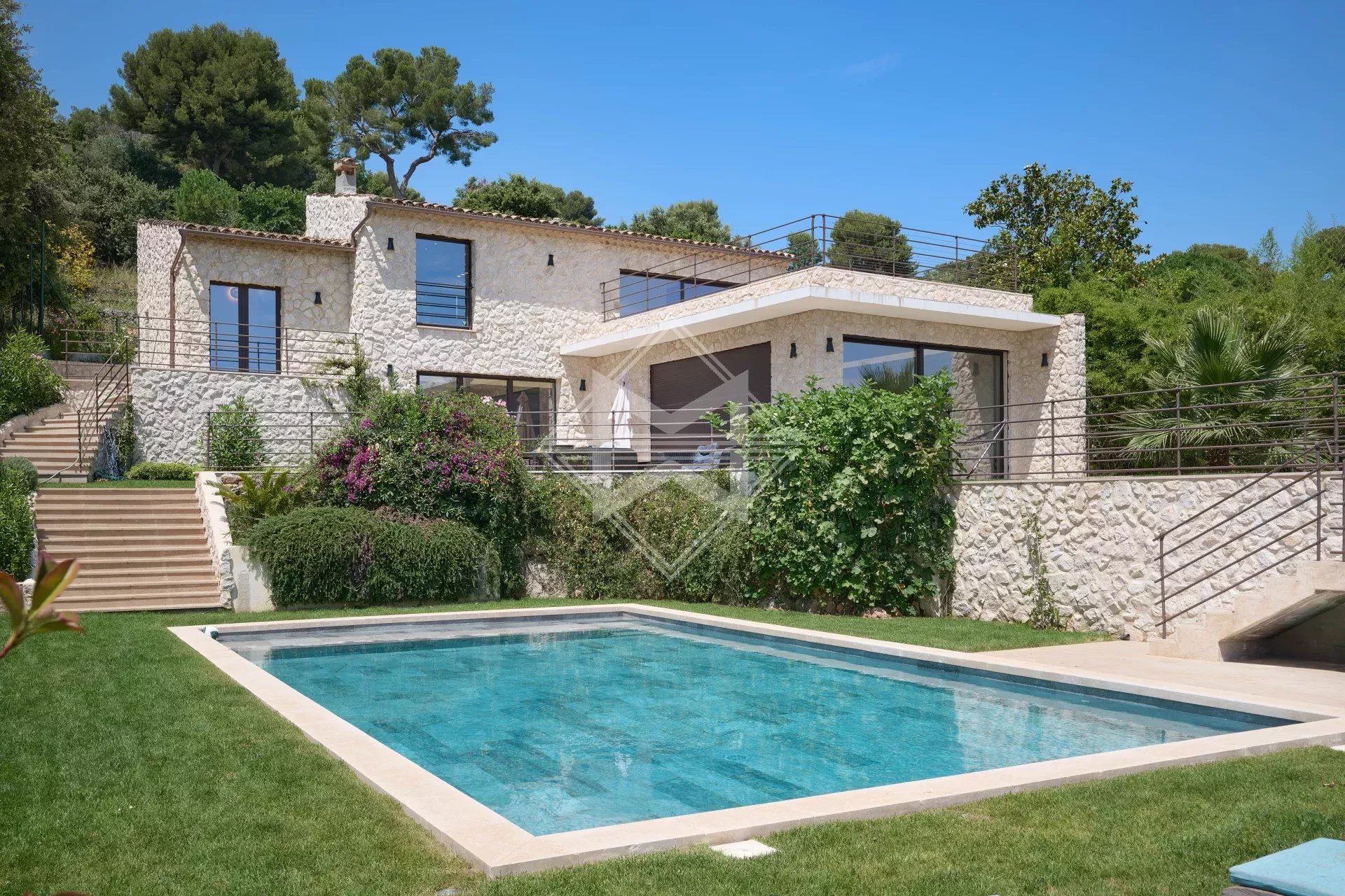 06570 SAINT-PAUL-DE-VENCE VILLA