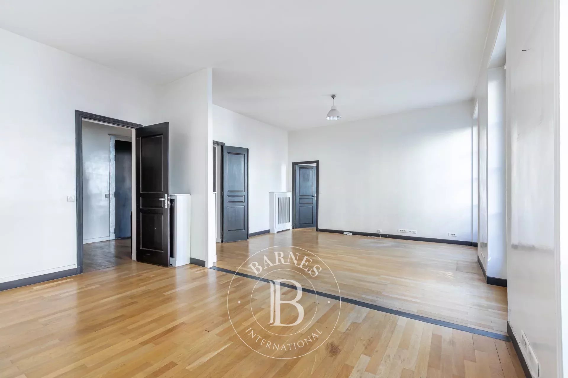 Daire Paris 8ème - picture 5