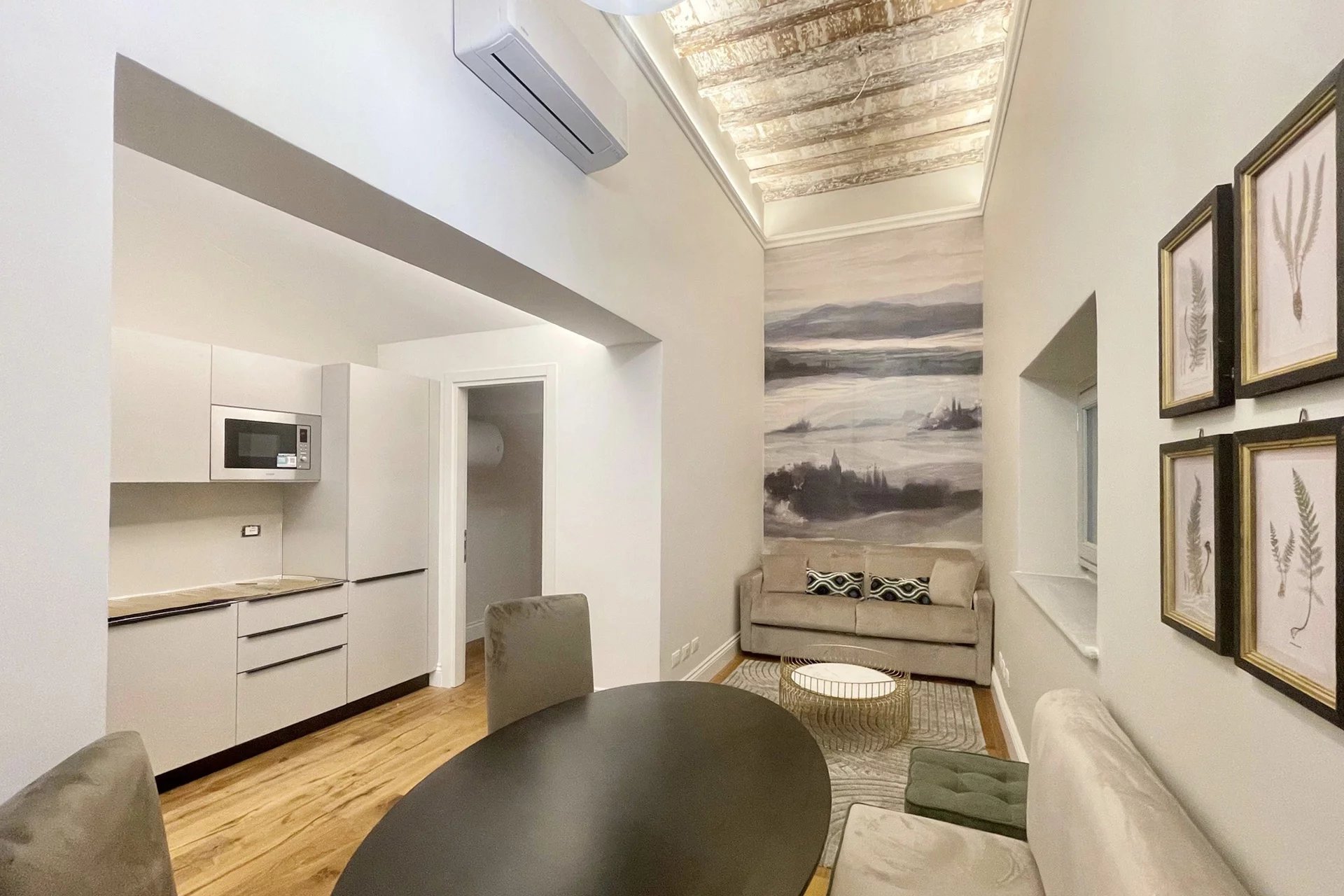 APPARTAMENTO CON CORTE PRIVATA IN VENDITA A PORTA ROMANA, FIRENZE