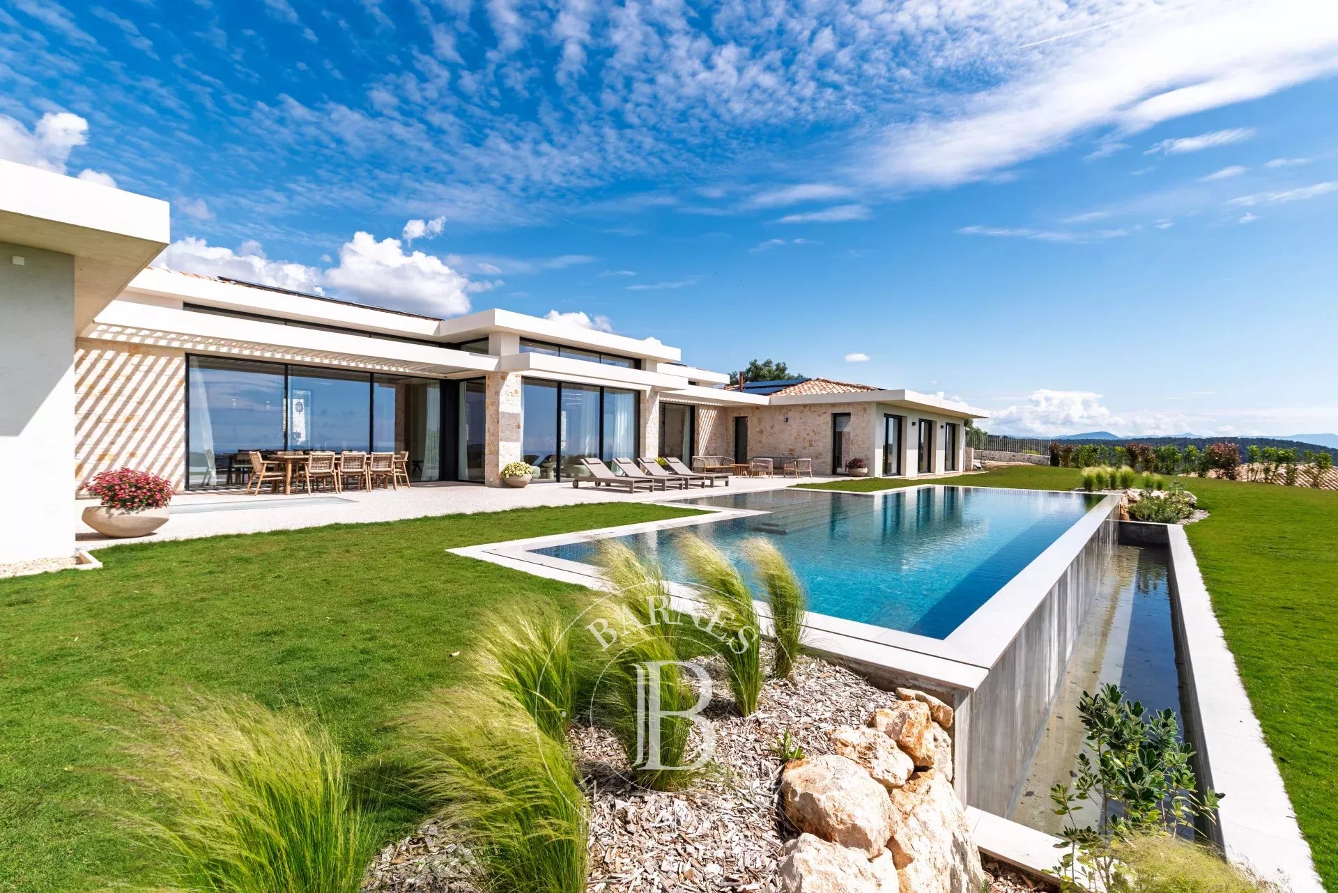 Roquefort-les-Pins - Highly sought-after residential area - New villa with breathtaking sea views - picture 7 title=