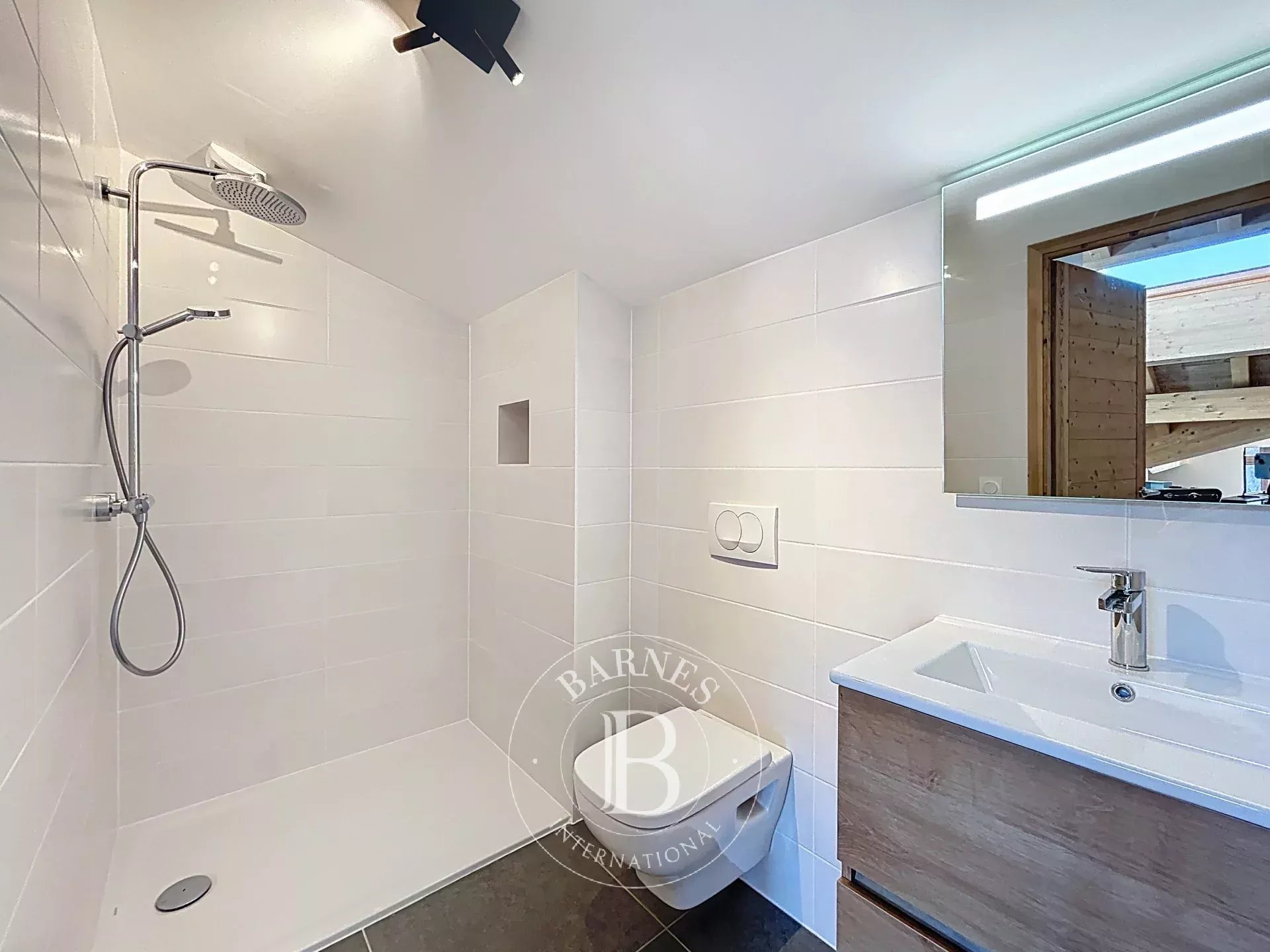 Photo of Les Gets – Spacious Family T6 Duplex – Direct Ski Access – Open Mountain Views