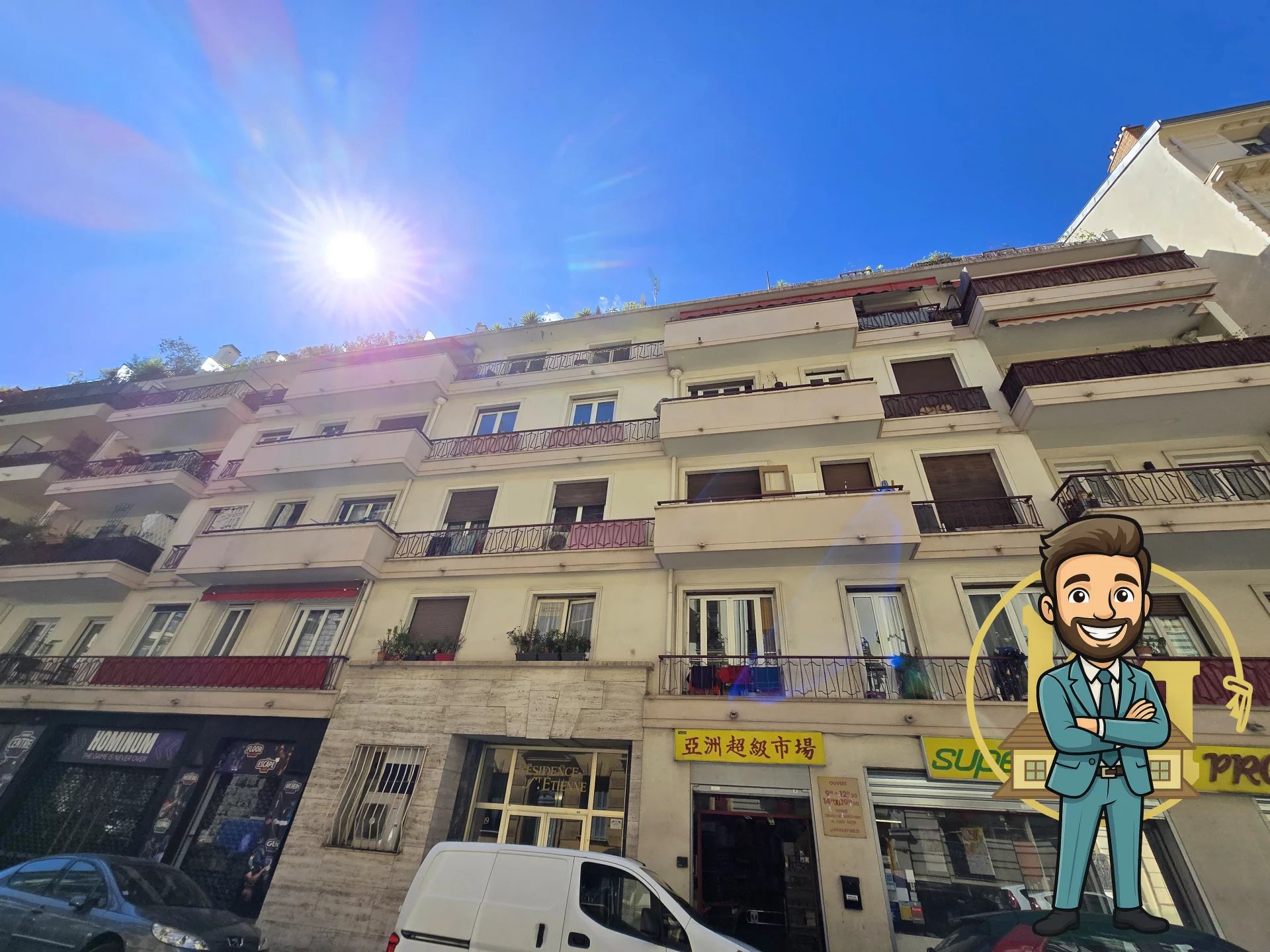 LIBERATION 2 Pièces 780 €