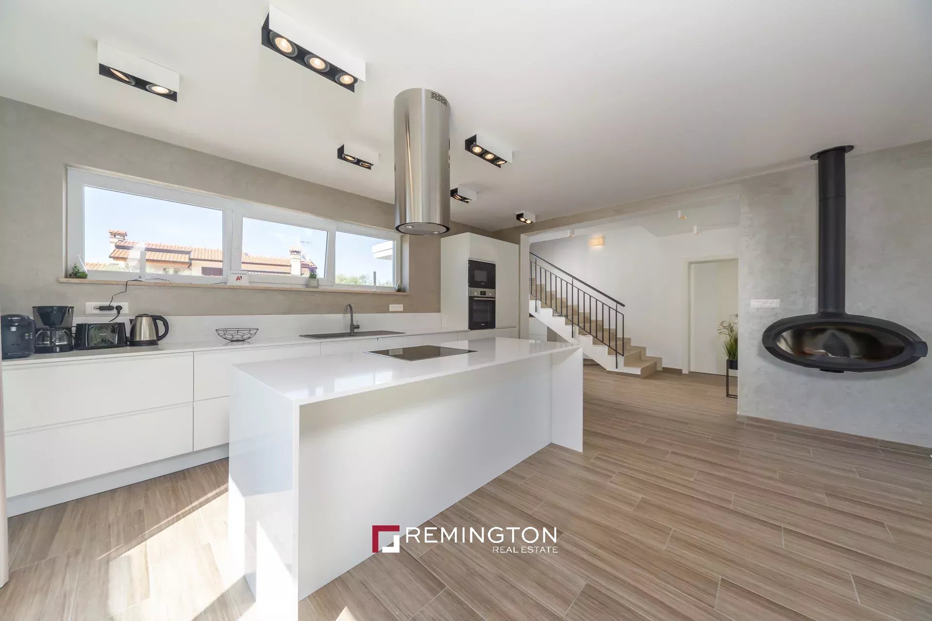 6 Bedroom Villa/Townhouse's Image 14