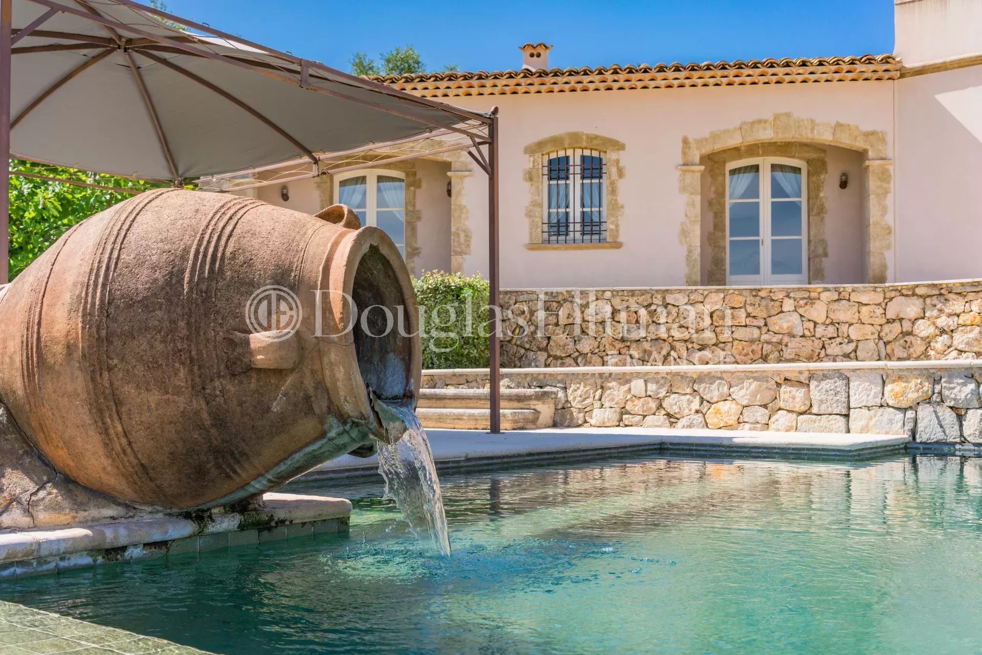 CHATEAUNEUF-DE-GRASSE : A Beautiful Bastide Style Villa with Pool and Panoramic Views - Picture n°3