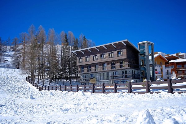 Luxury Alpine Villa Valberg | 7-Bed Family Estate with Spa & Ski Room — photo 4