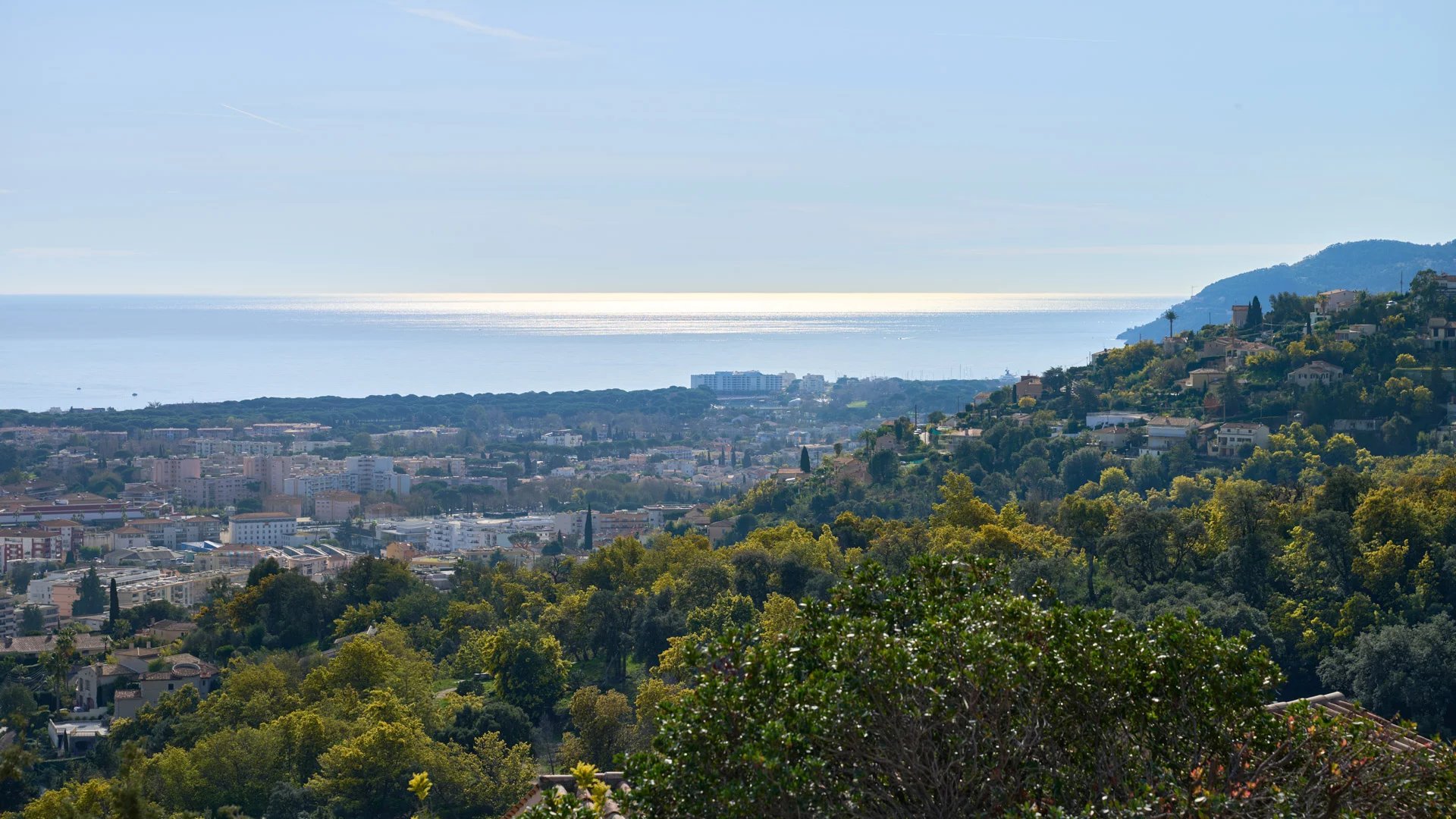 Beautiful renovated property with panoramic sea view