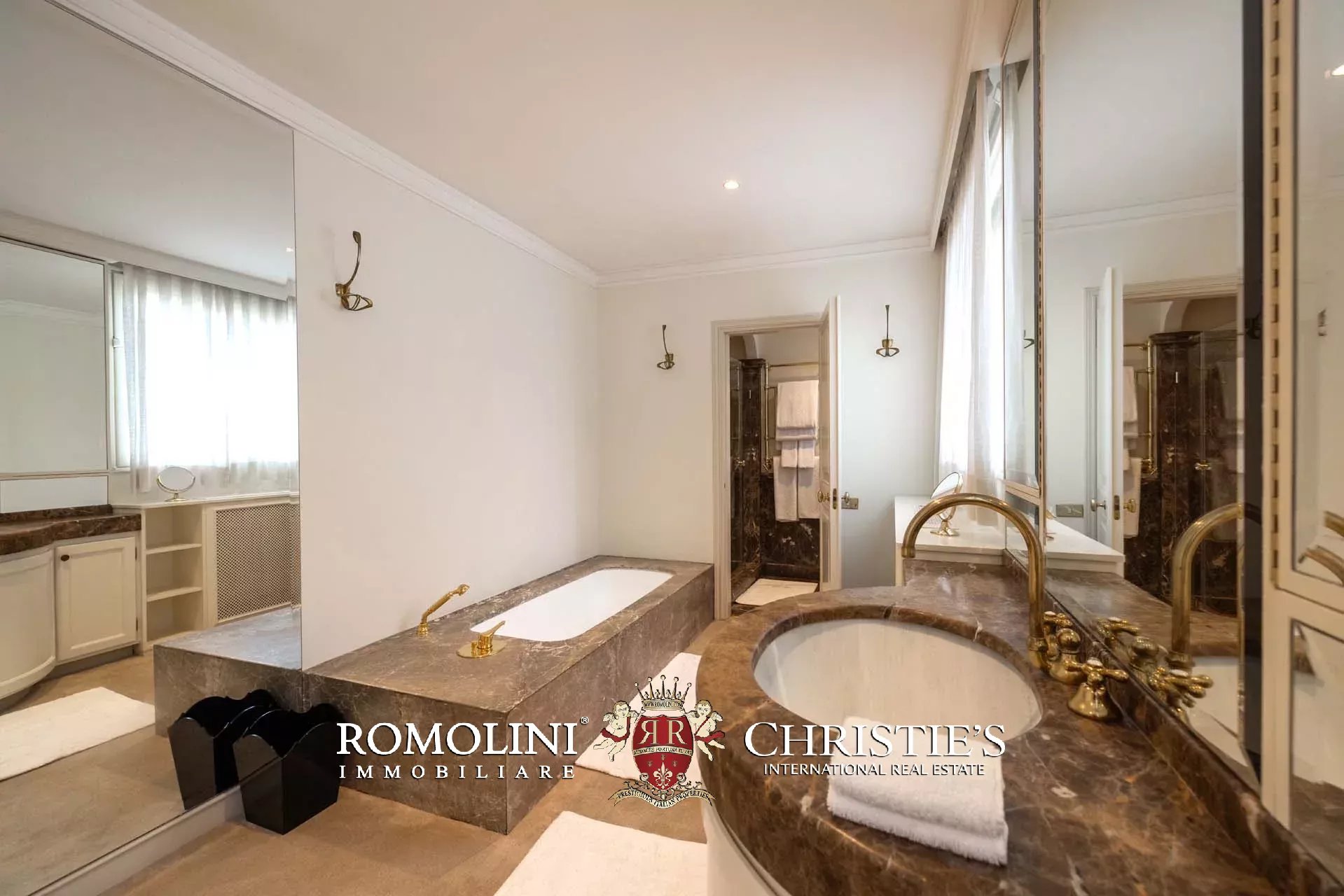 16 Bedroom Villa/Townhouse's Image 73