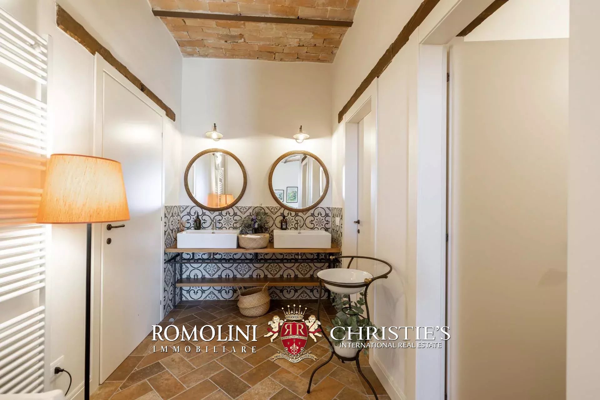 9 Bedroom Villa/Townhouse's Image 30