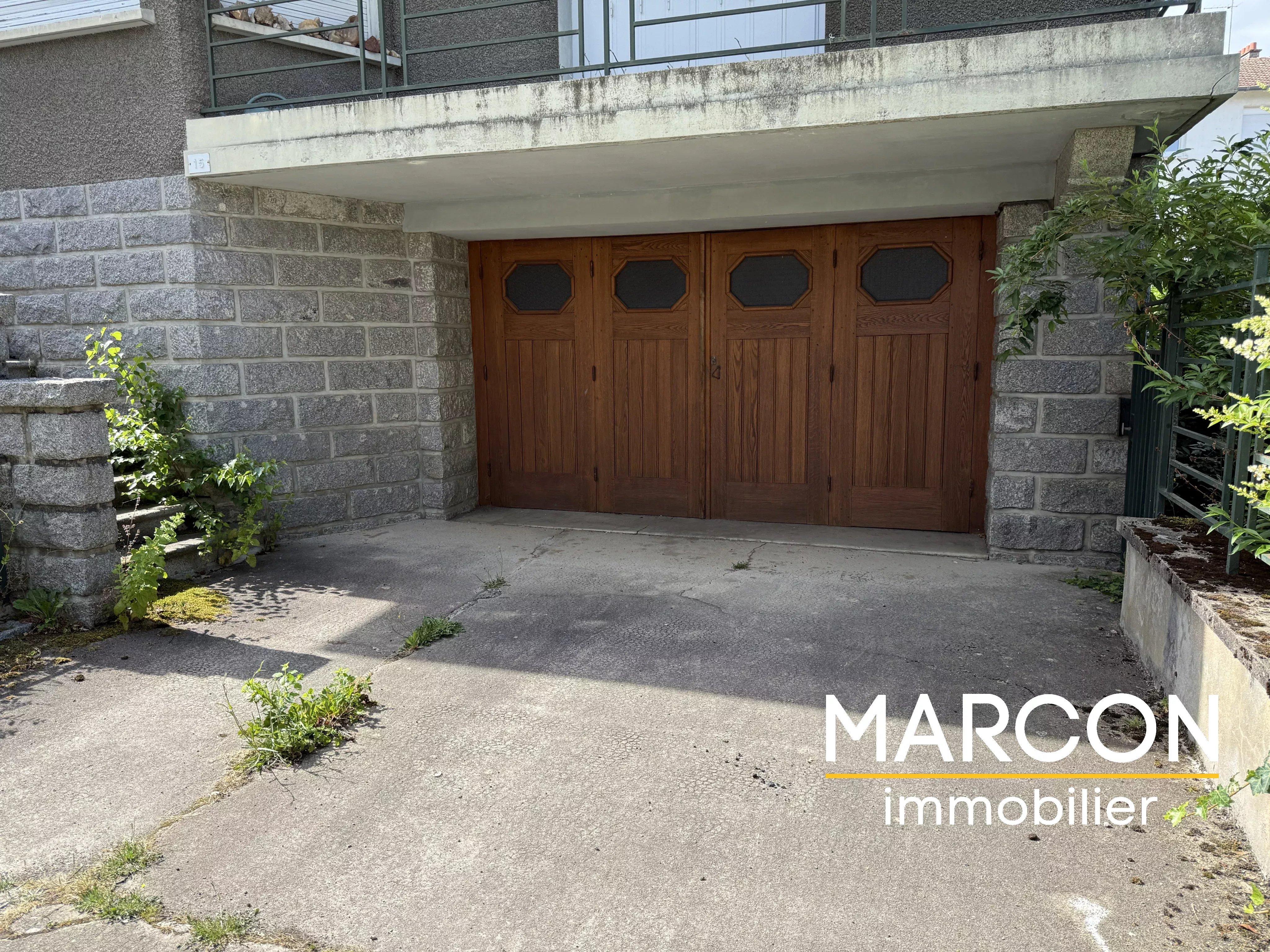 CHARACTER HOUSE GUERET TOWN CENTRE