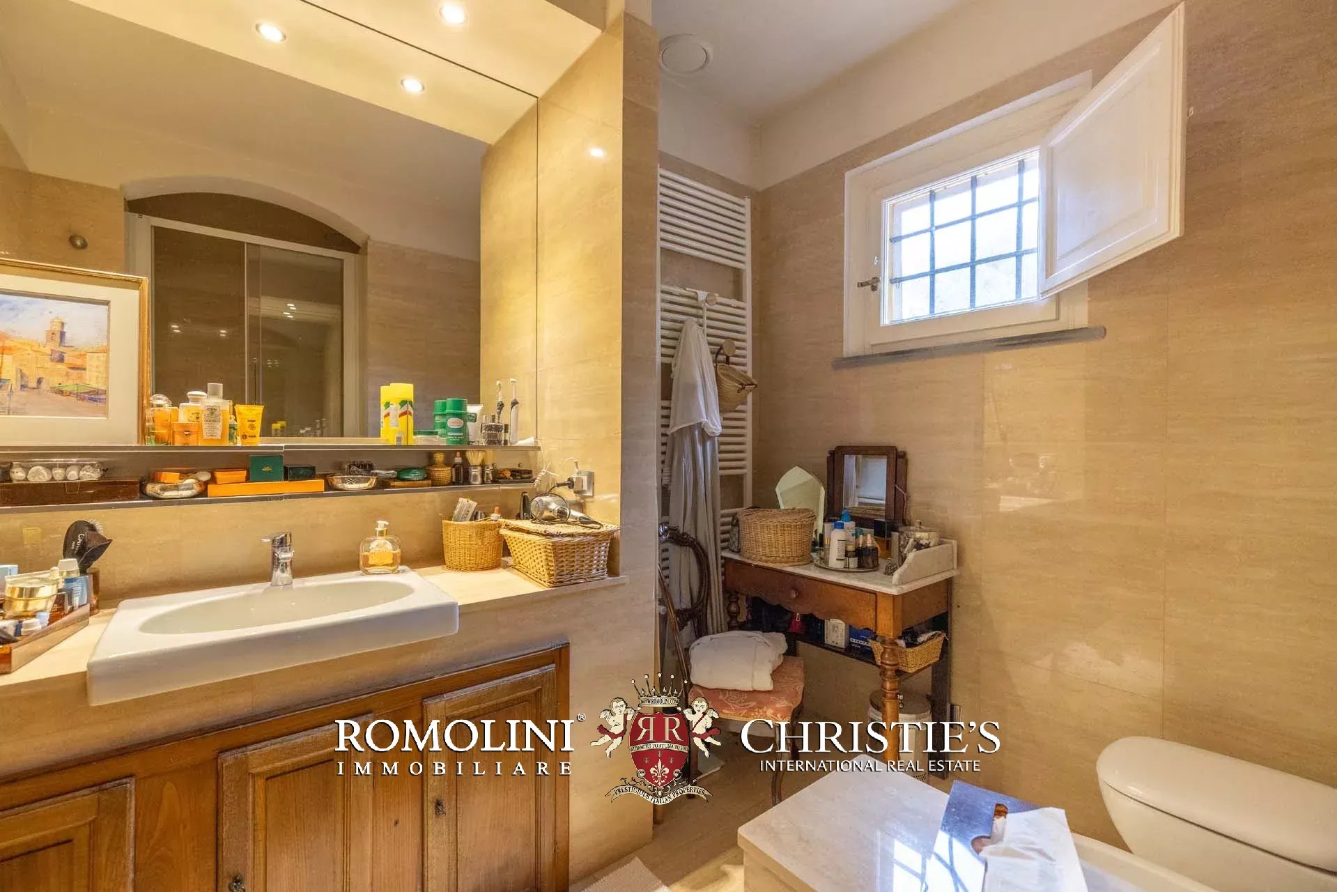 4 Bedroom Villa/Townhouse's Image 46