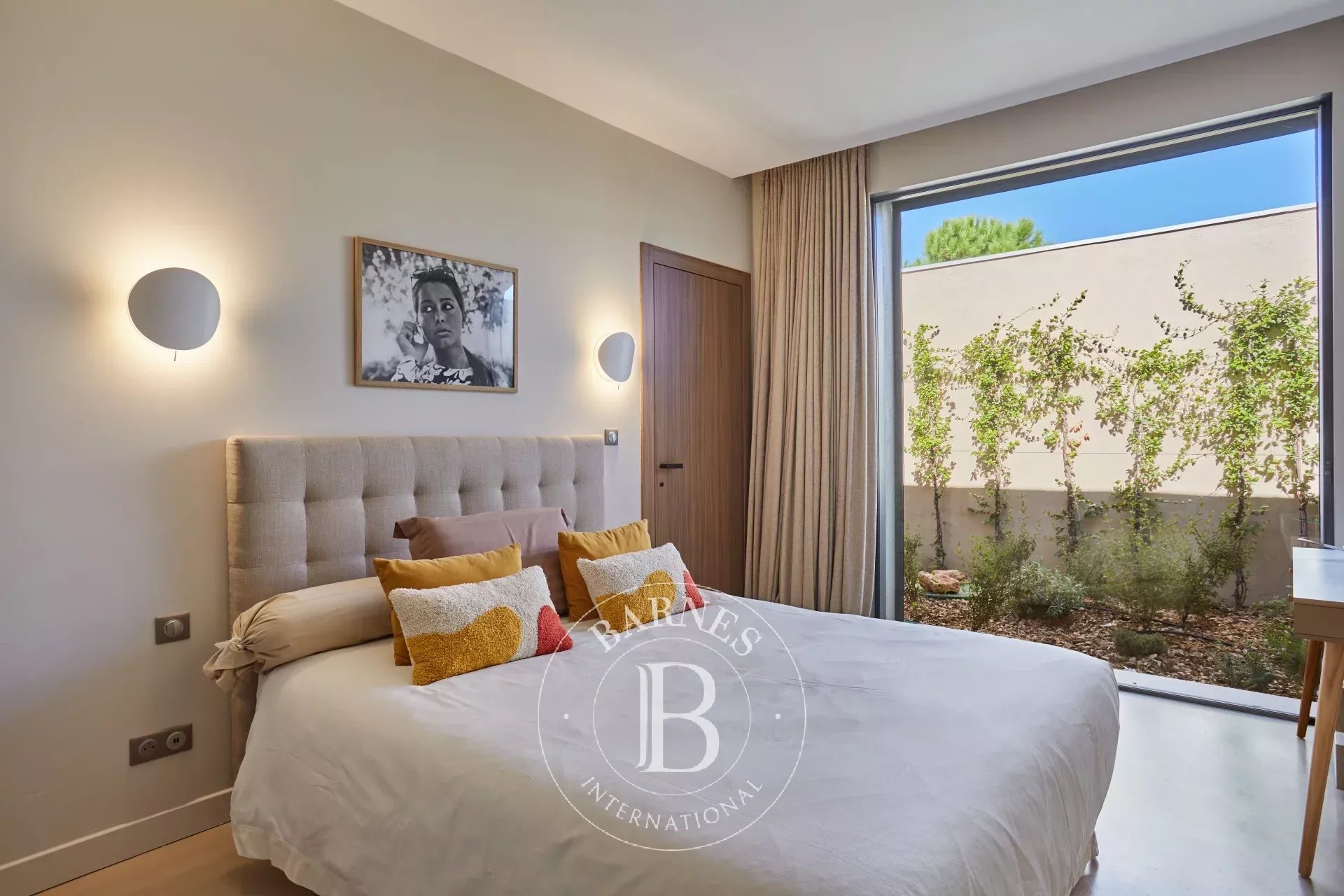 AIX-EN-PROVENCE — SINGLE-STORY HOUSE — 5 EN-SUITE BEDROOMS — HEATED POOL — WALKING DISTANCE TO AMENITIES - picture 14