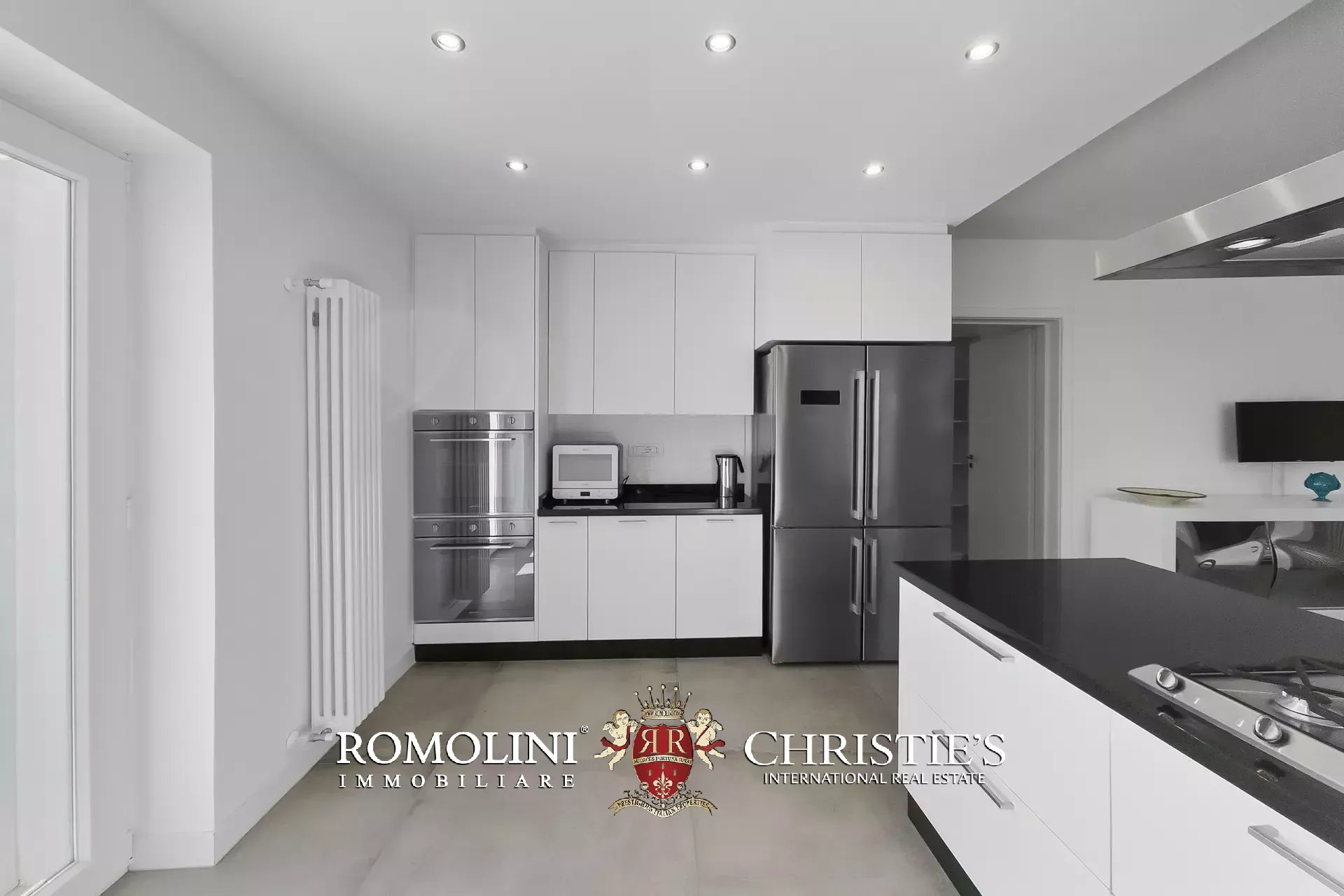 5 Bedroom Villa/Townhouse's Image 11
