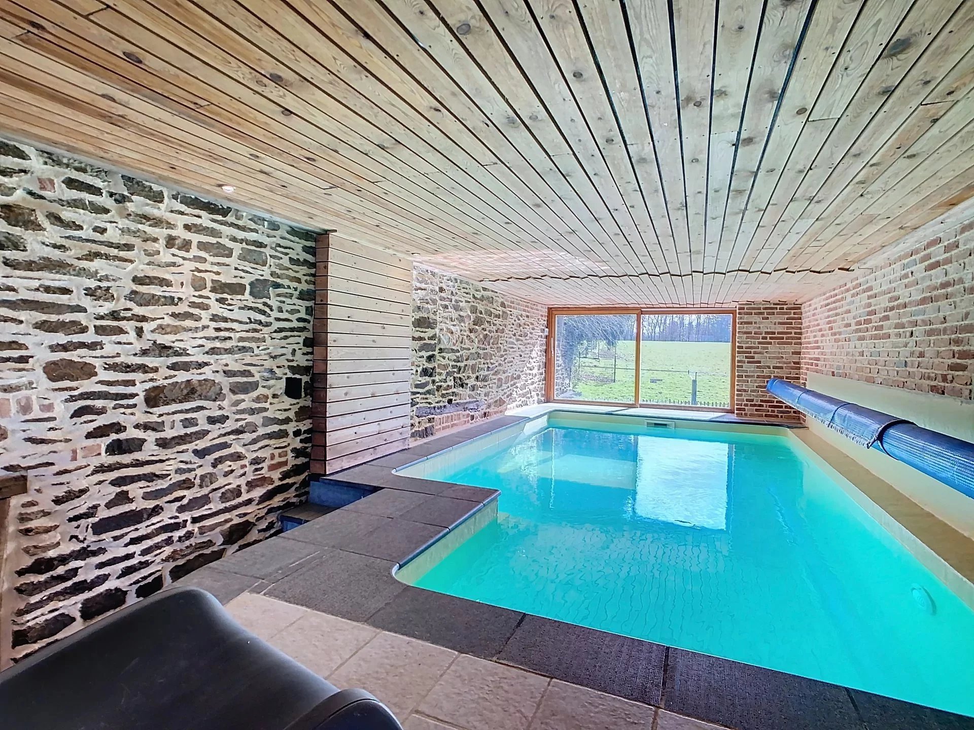 Superbe gîte 14 personnes avec piscine intérieure