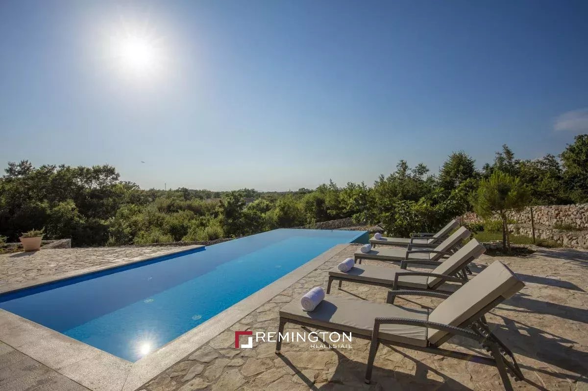 5 Bedroom Villa/Townhouse's Image 27