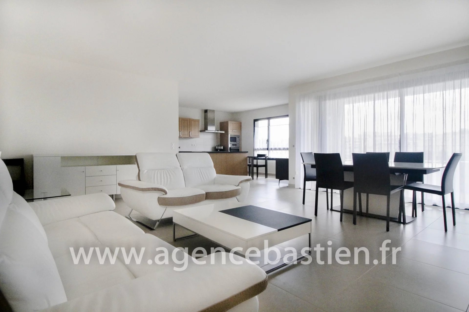 VENTE - APPARTEMENT D'EXCEPTION DE 130m2 - 4 PIECES - PARK J