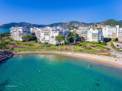 Elegant 2-Bedroom Luxury Apartment for Sale in Mandelieu, France — photo 1 of 7