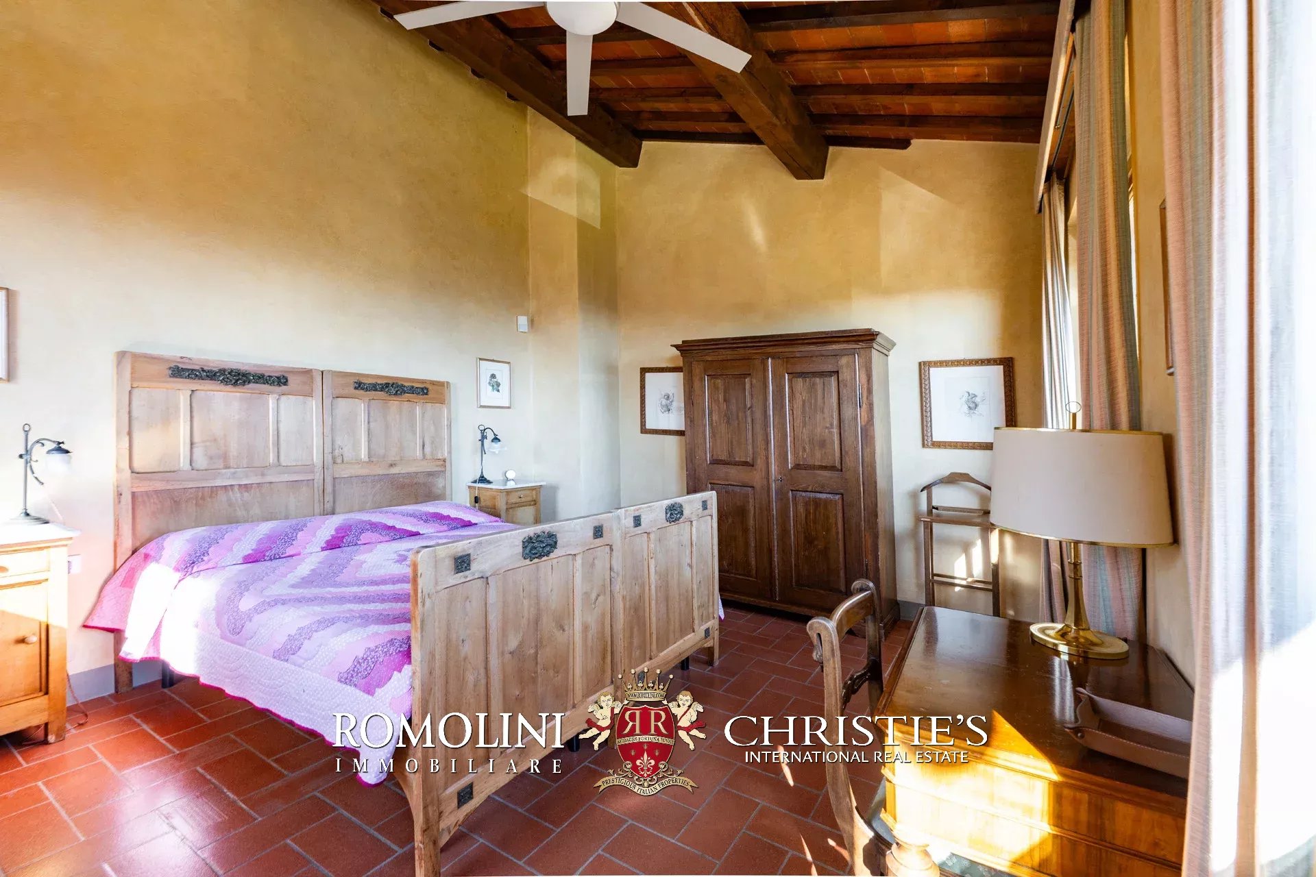 13 Bedroom Villa/Townhouse's Image 26