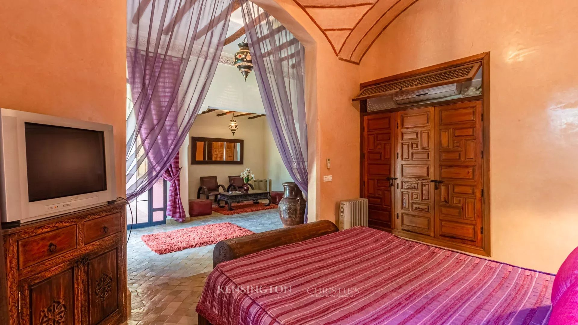 10 Bedroom Villa/Townhouse's Image 21