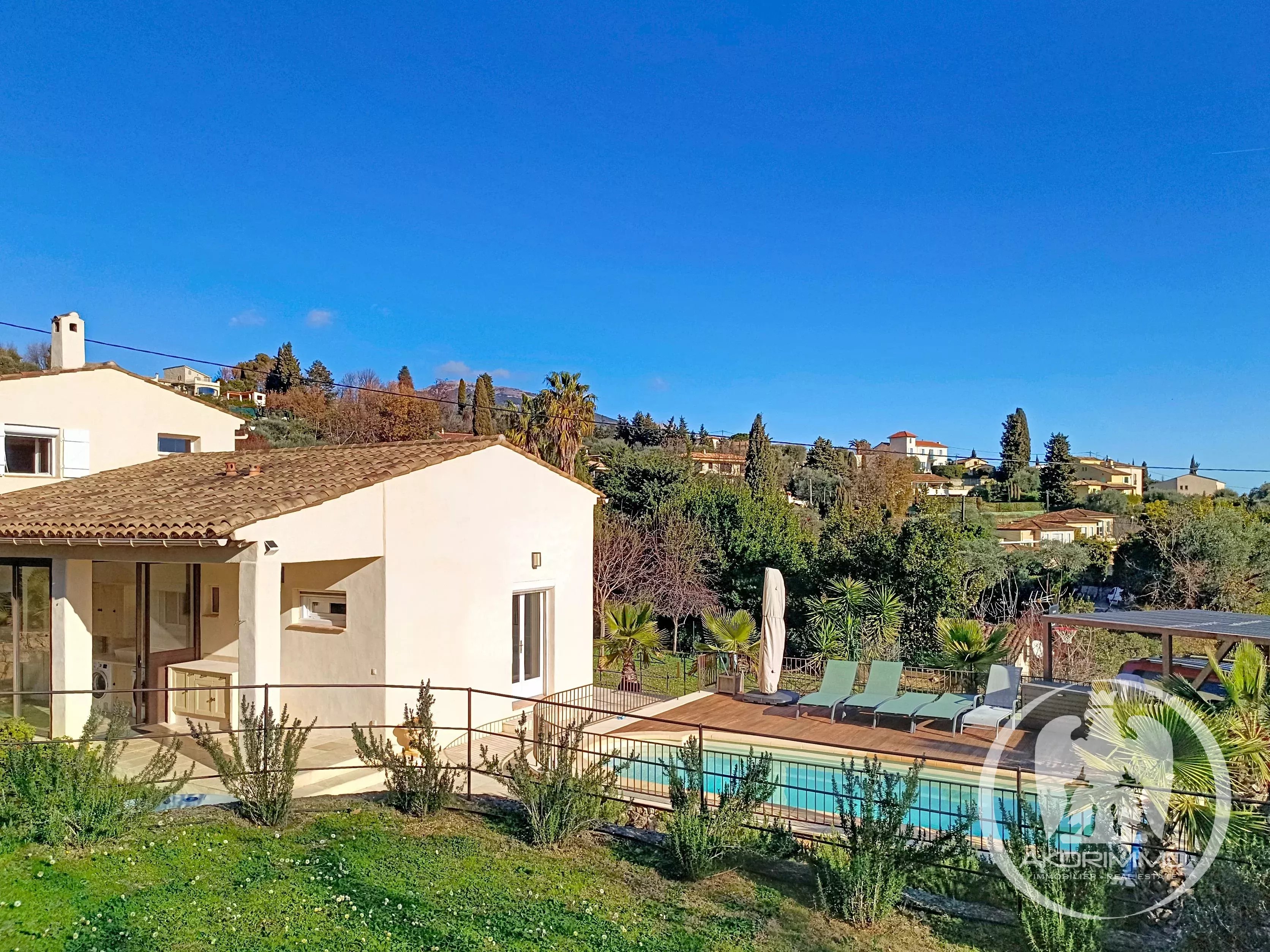 Maison  - 5 pièces  - 149.0 m2 -