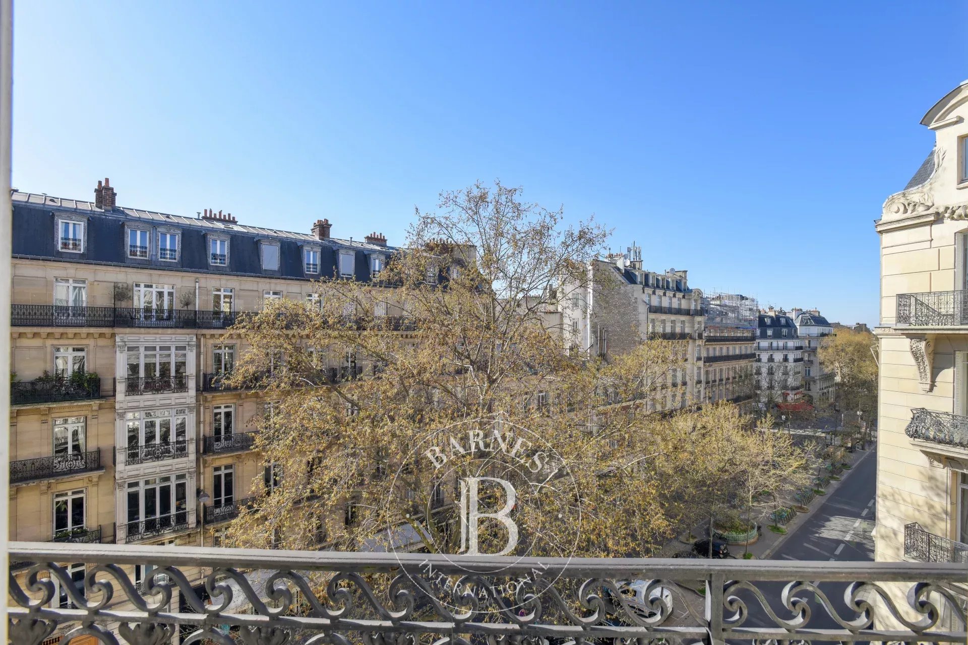 Paris 7 - Bac - unobstructed view - 3 bedrooms - picture 7