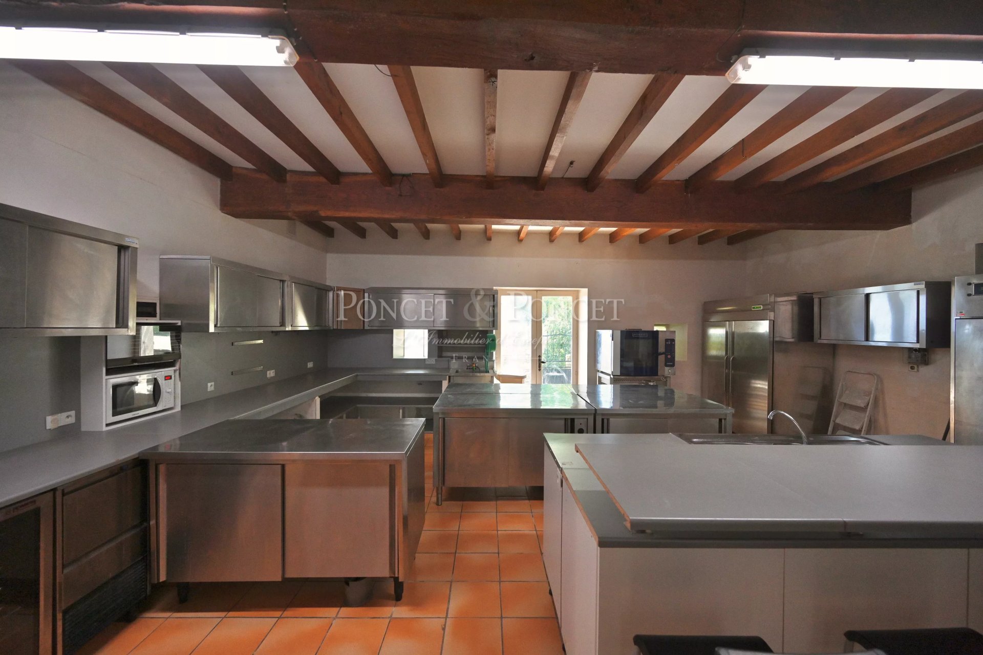 10 Bedroom Villa/Townhouse's Image 9