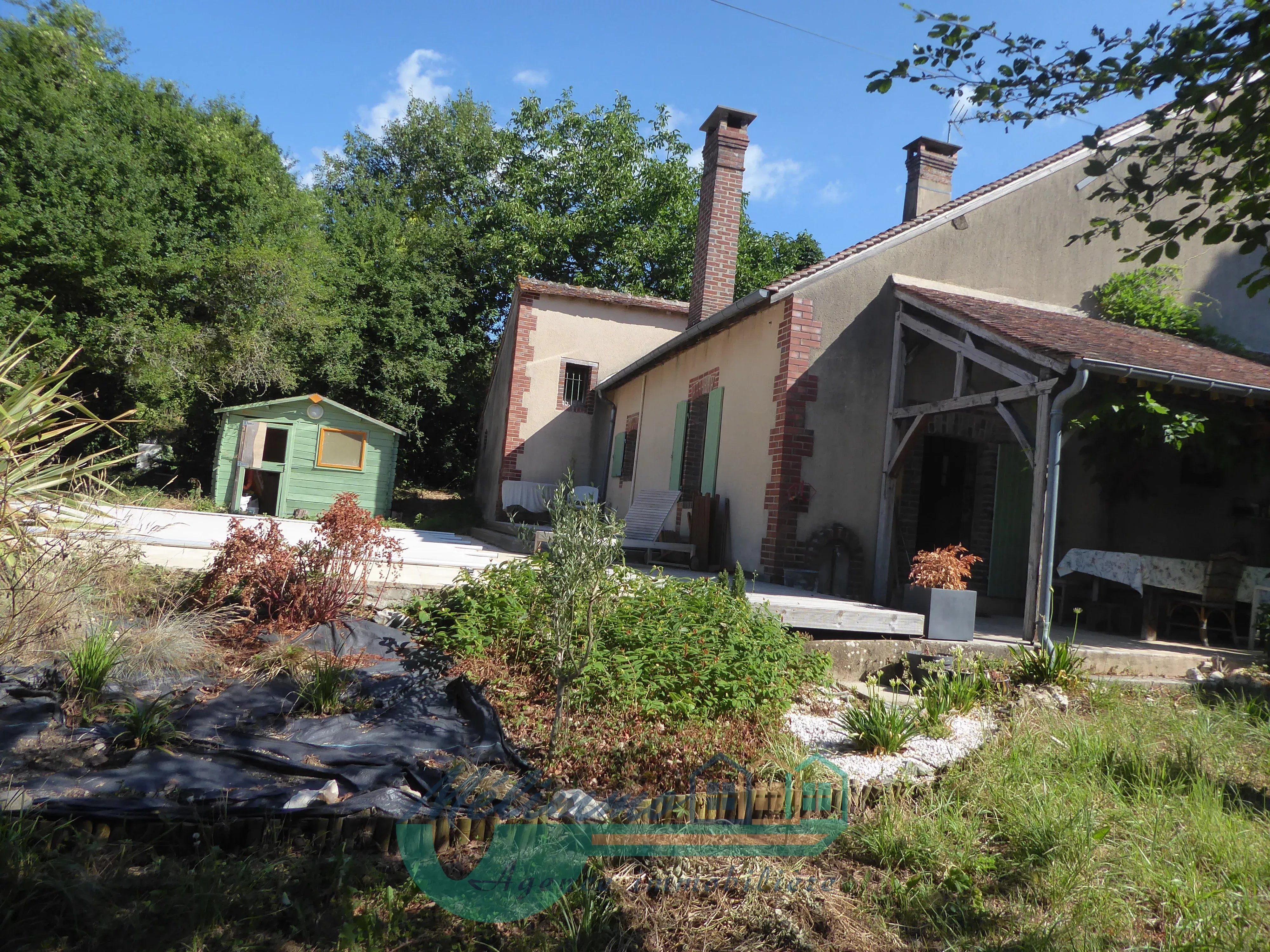 Maison de charme avec piscine chauffée, au calme absolu en Puisaye