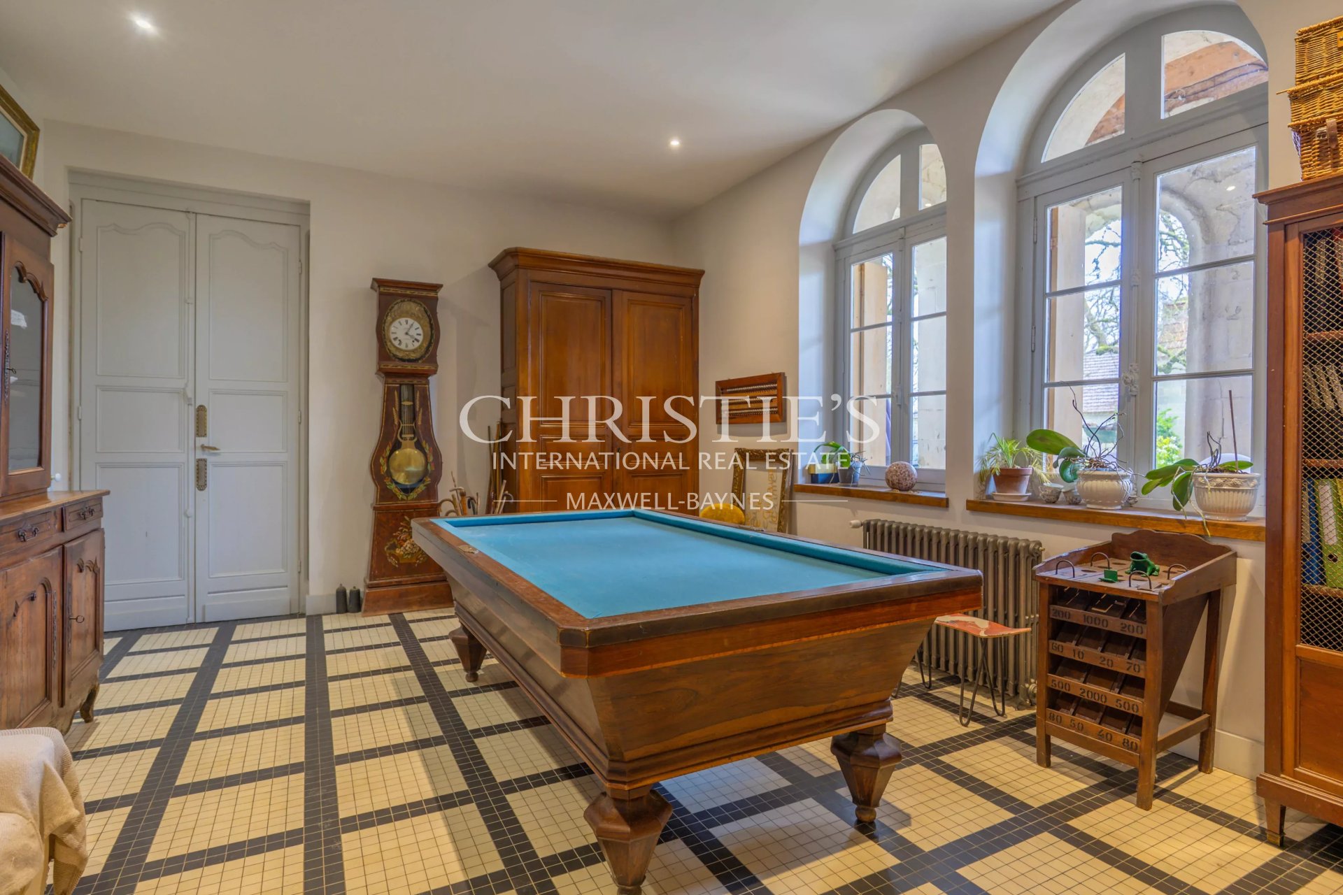 10 Bedroom Chateau's Image 10