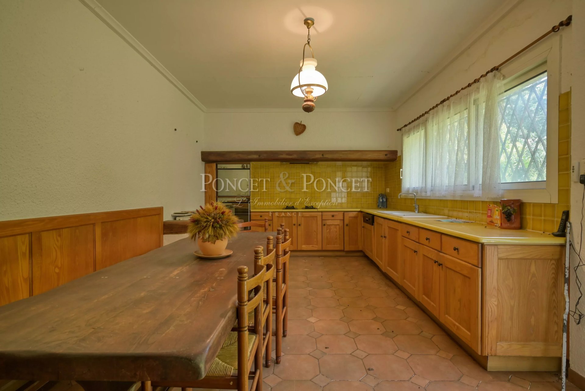 17 Bedroom Vineyard's Image 9
