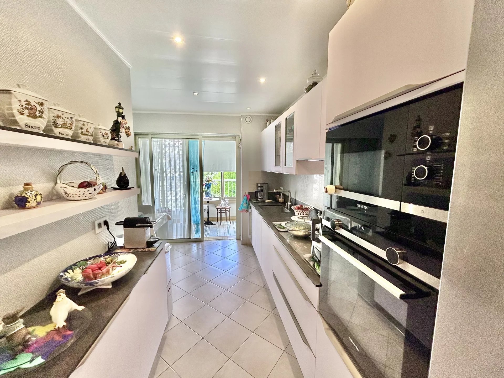 Montrose – Top floor with terrace, bright 4-room apartment with double garage