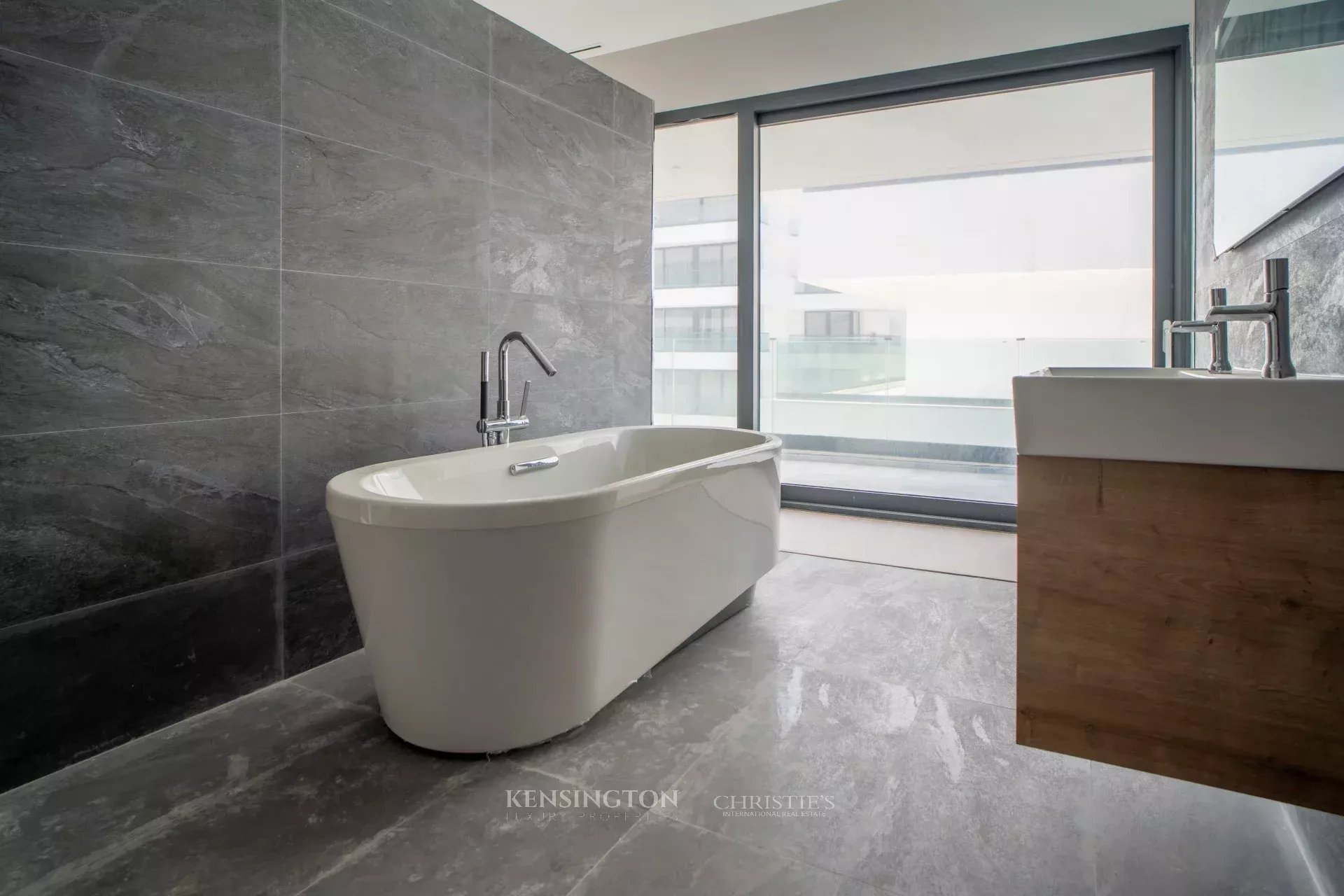 4 Bedroom Apartment/Flat's Image 10