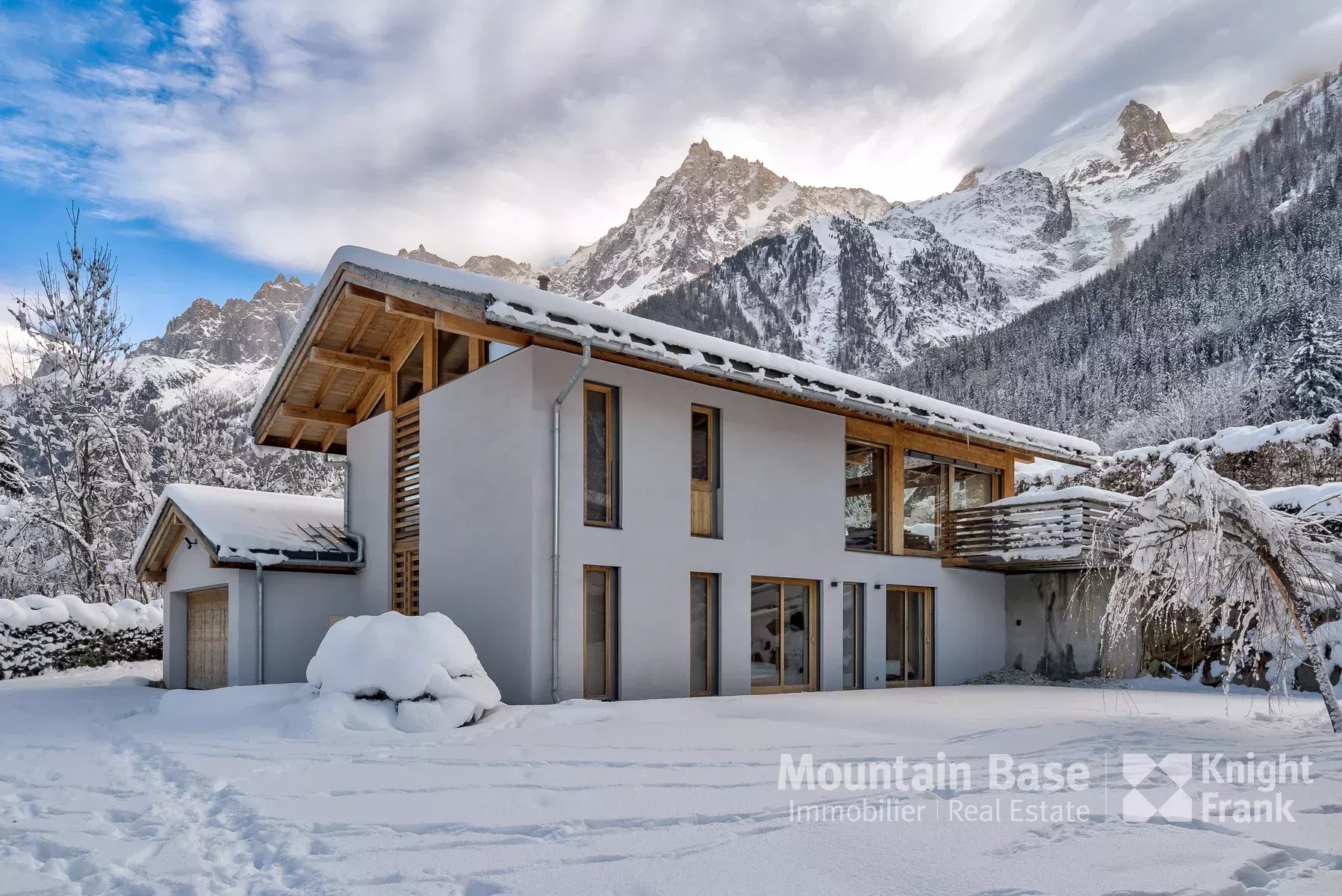 Photo of A 4-bedroom bright and modern chalet situated between Taconnaz and Les Houches