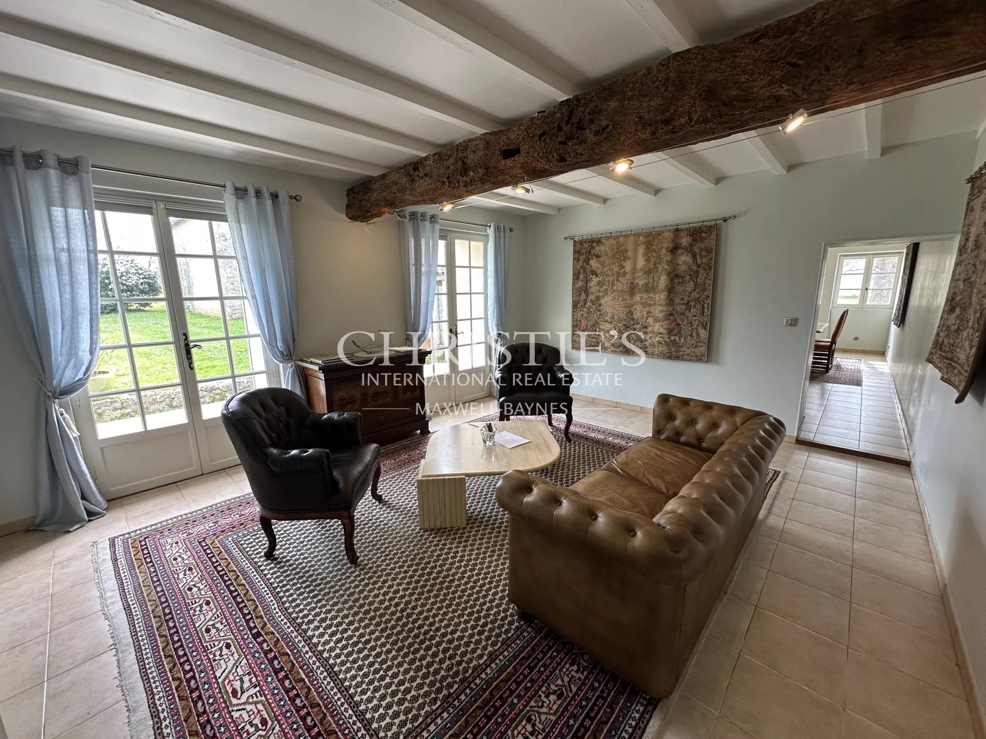 8 Bedroom Vineyard's Image 40