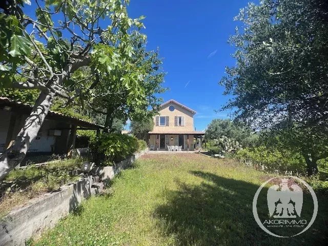 Maison individuelle avec dépendances - Terrain plat - Piscin