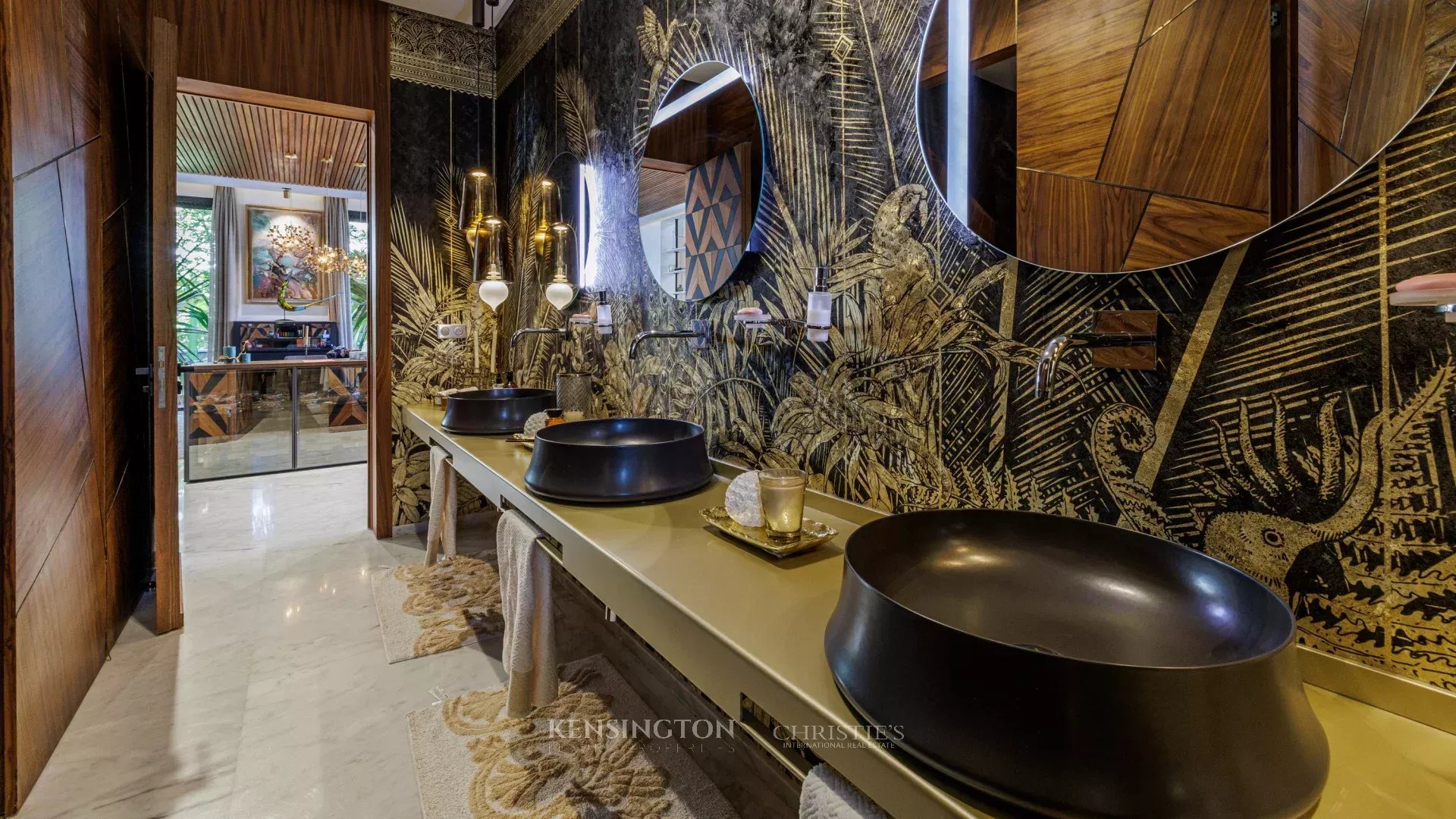 5 Bedroom Villa/Townhouse's Image 4