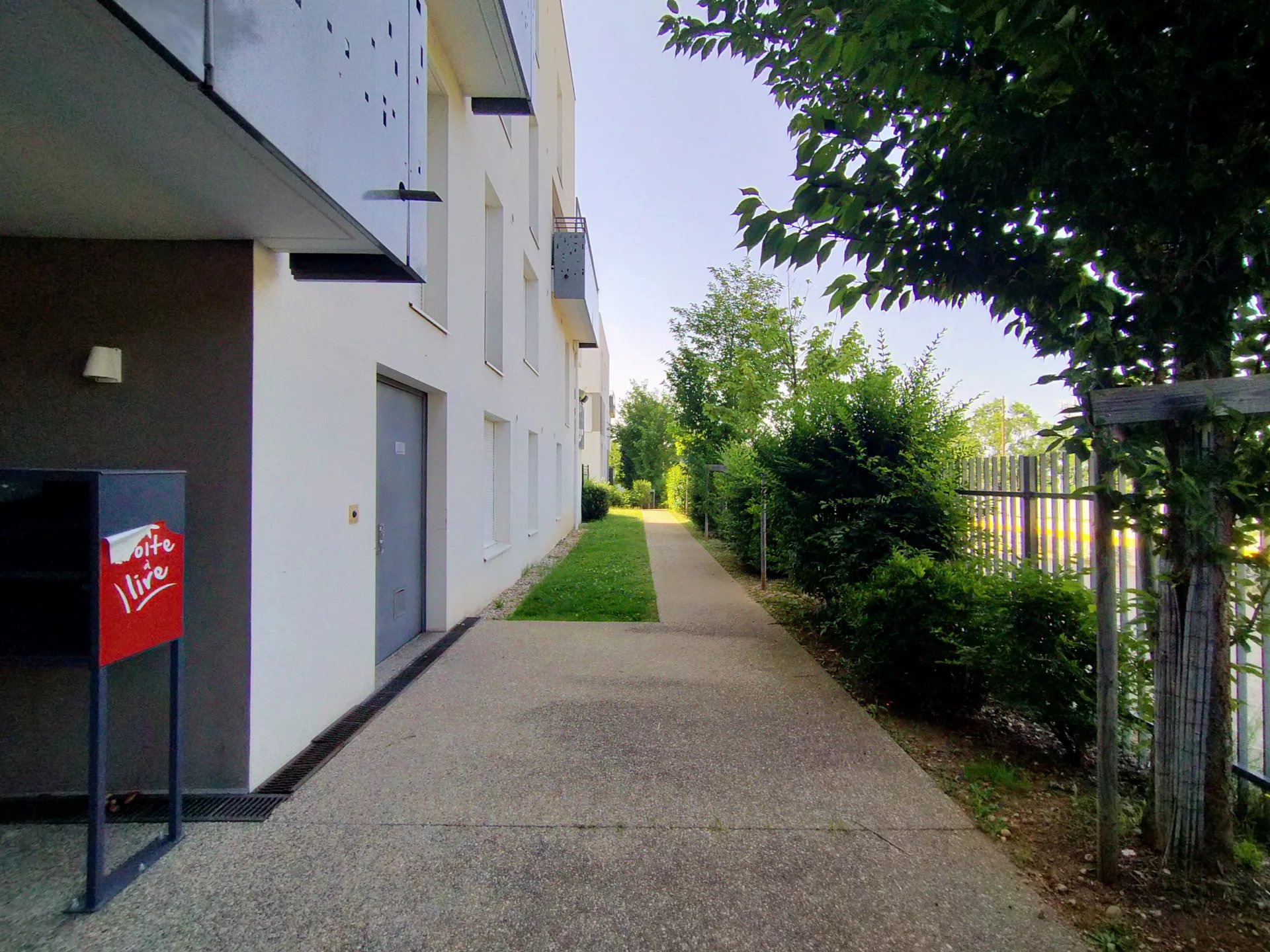 85858898 Location Vénissieux