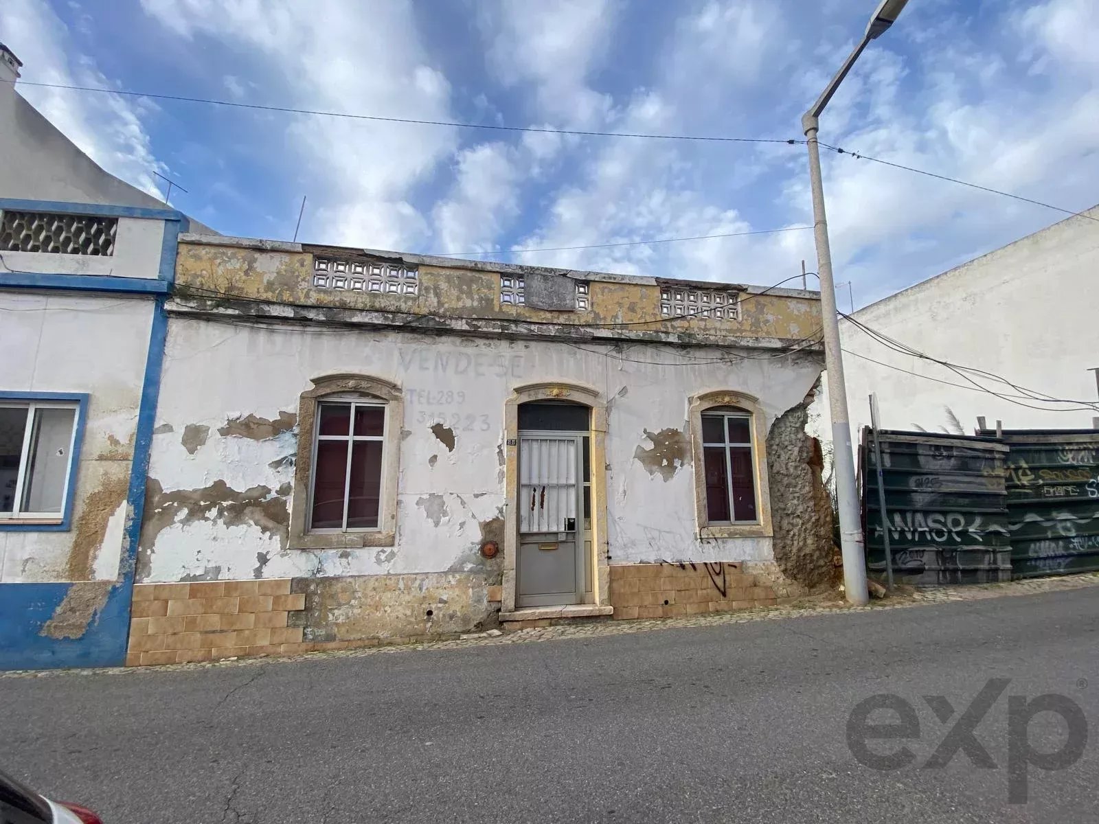 Urban Land with Ruin for Rehabilitation – High Potential – Historic Center of Quarteira 86657580 image 1