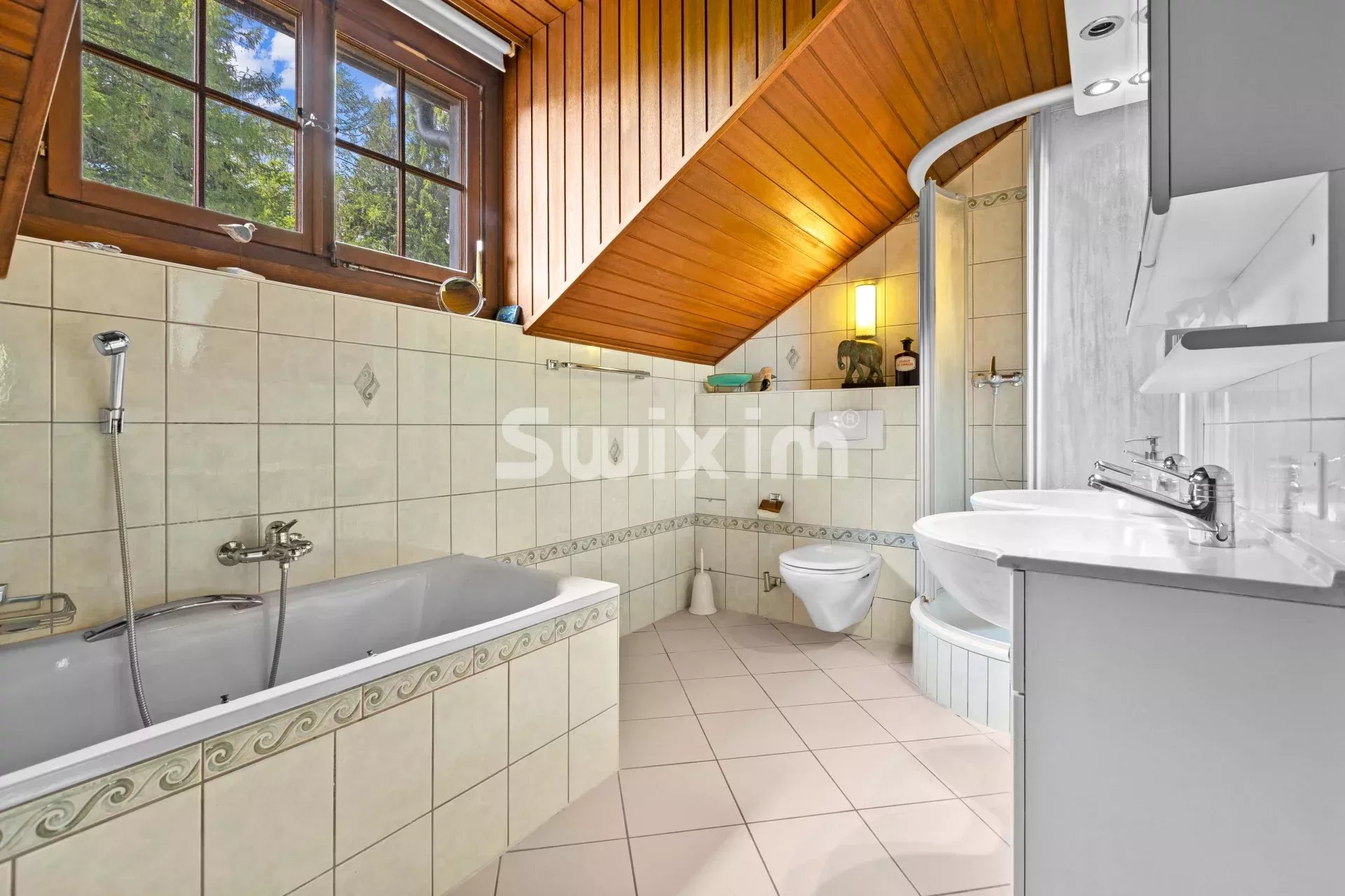 Rare ! Spacieuse maison familiale nichée dans un écrin de nature ! - Photo 4