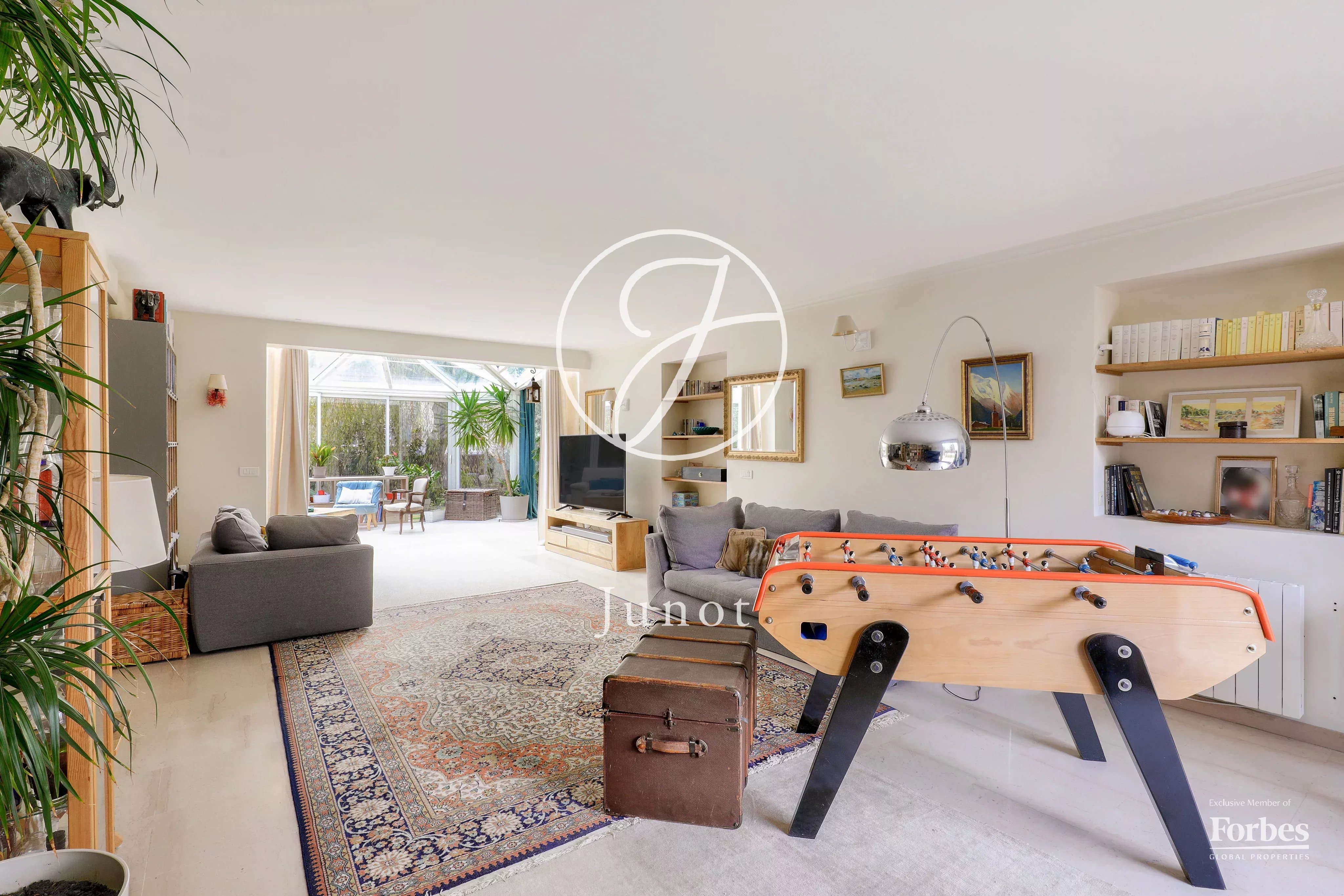 Rueil-Malmaison - RICHELIEU-CHATAIGNERAIE - Maison familiale à vendre - 5 chambres - 266 m².