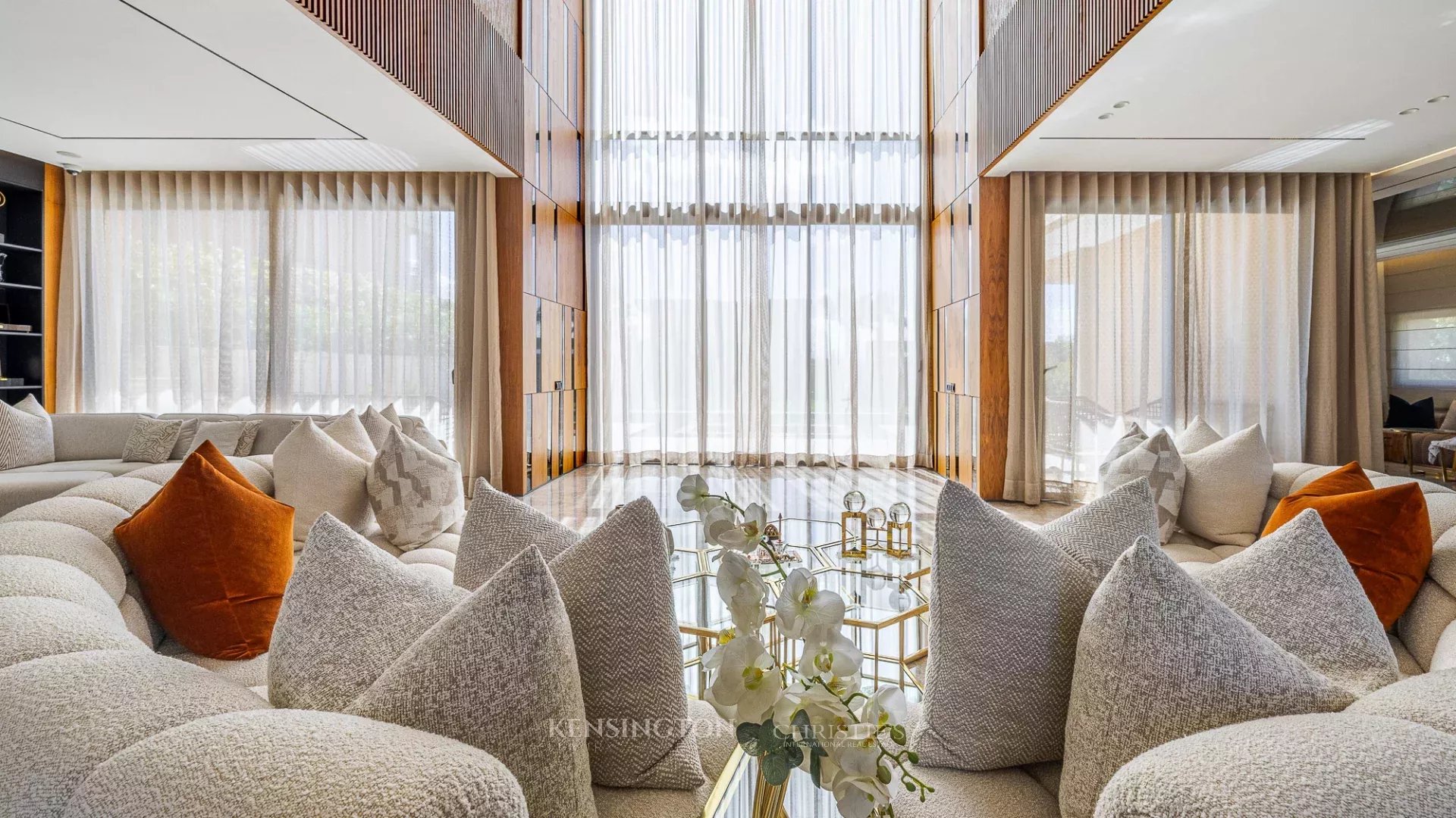 5 Bedroom Villa/Townhouse's Image 3