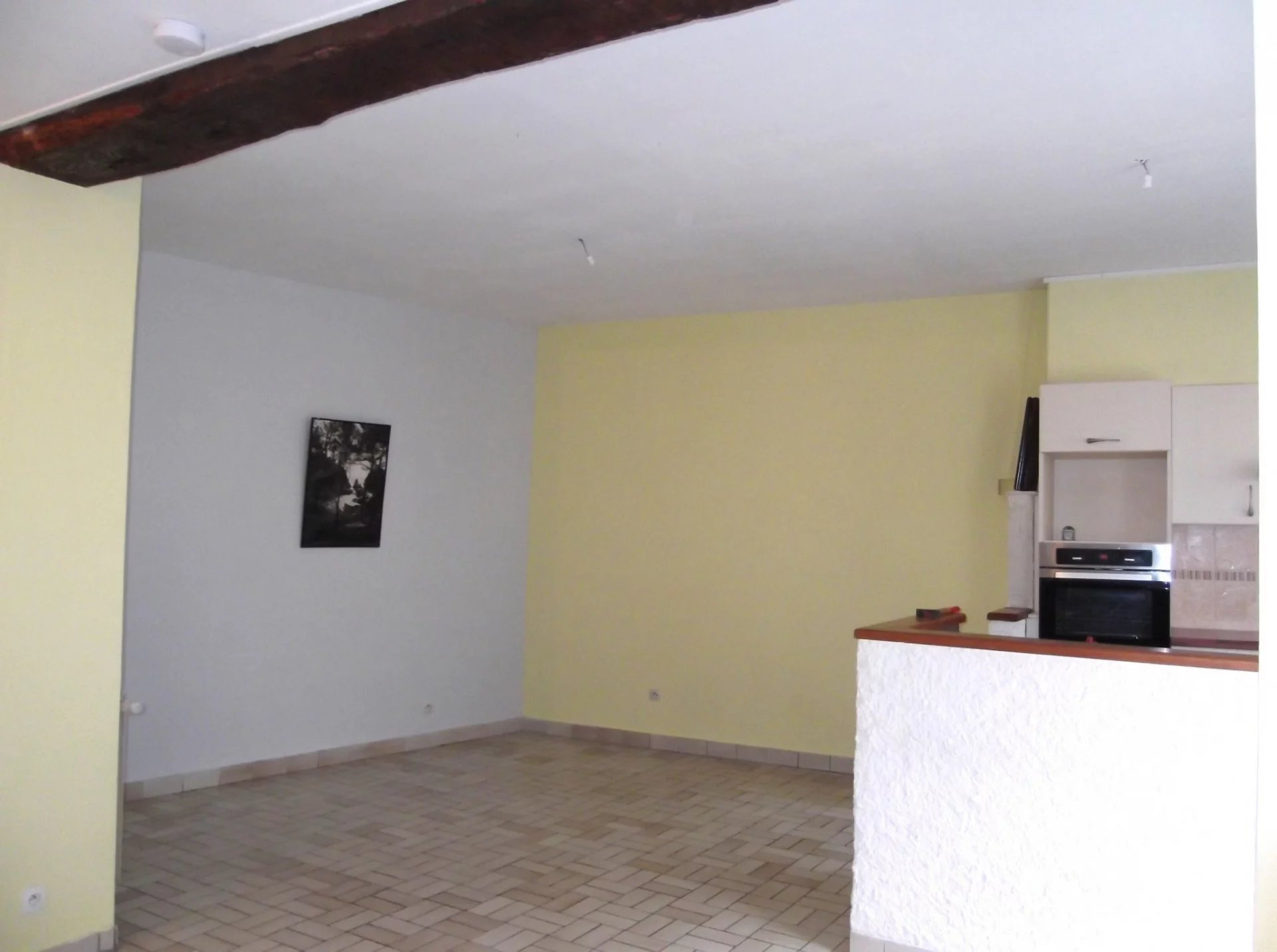 NEVERS AV. GEN. DE GAULLE APPART. INDEPENDANT. T. 5/6 GARAGE