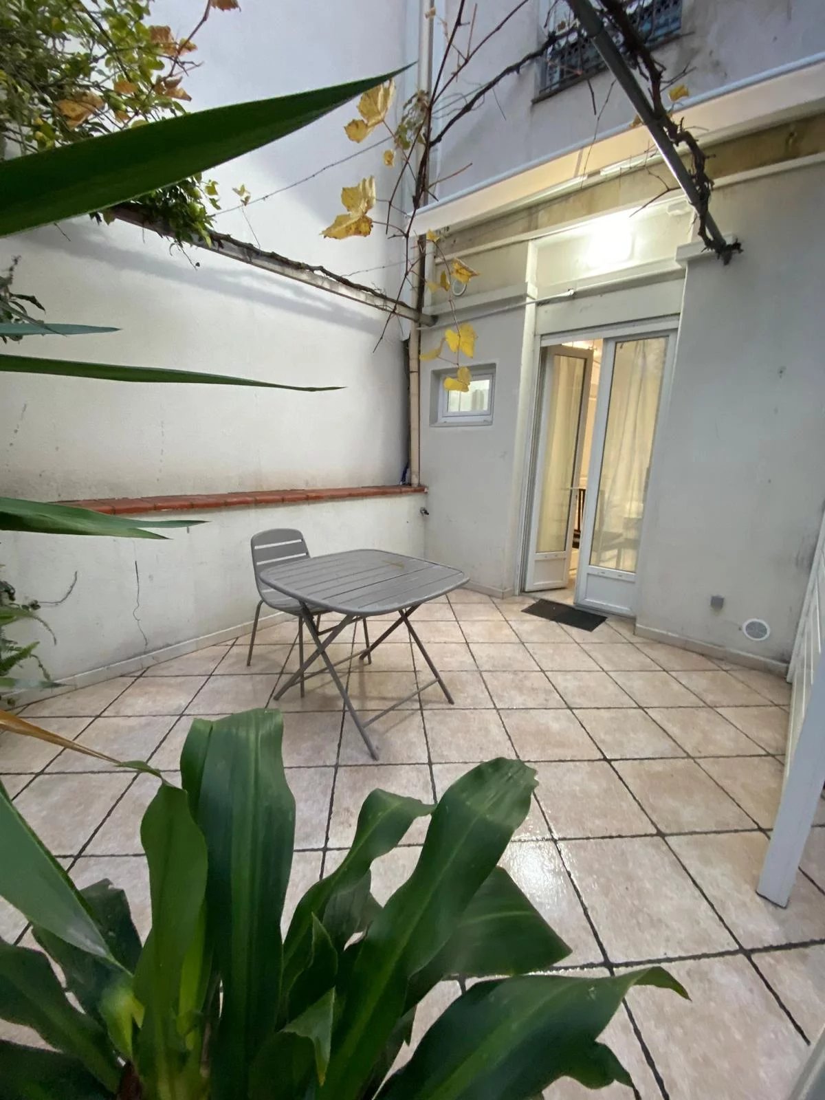Centre ville d'Antibes Studio rdc -  refait à neuf et climatisé