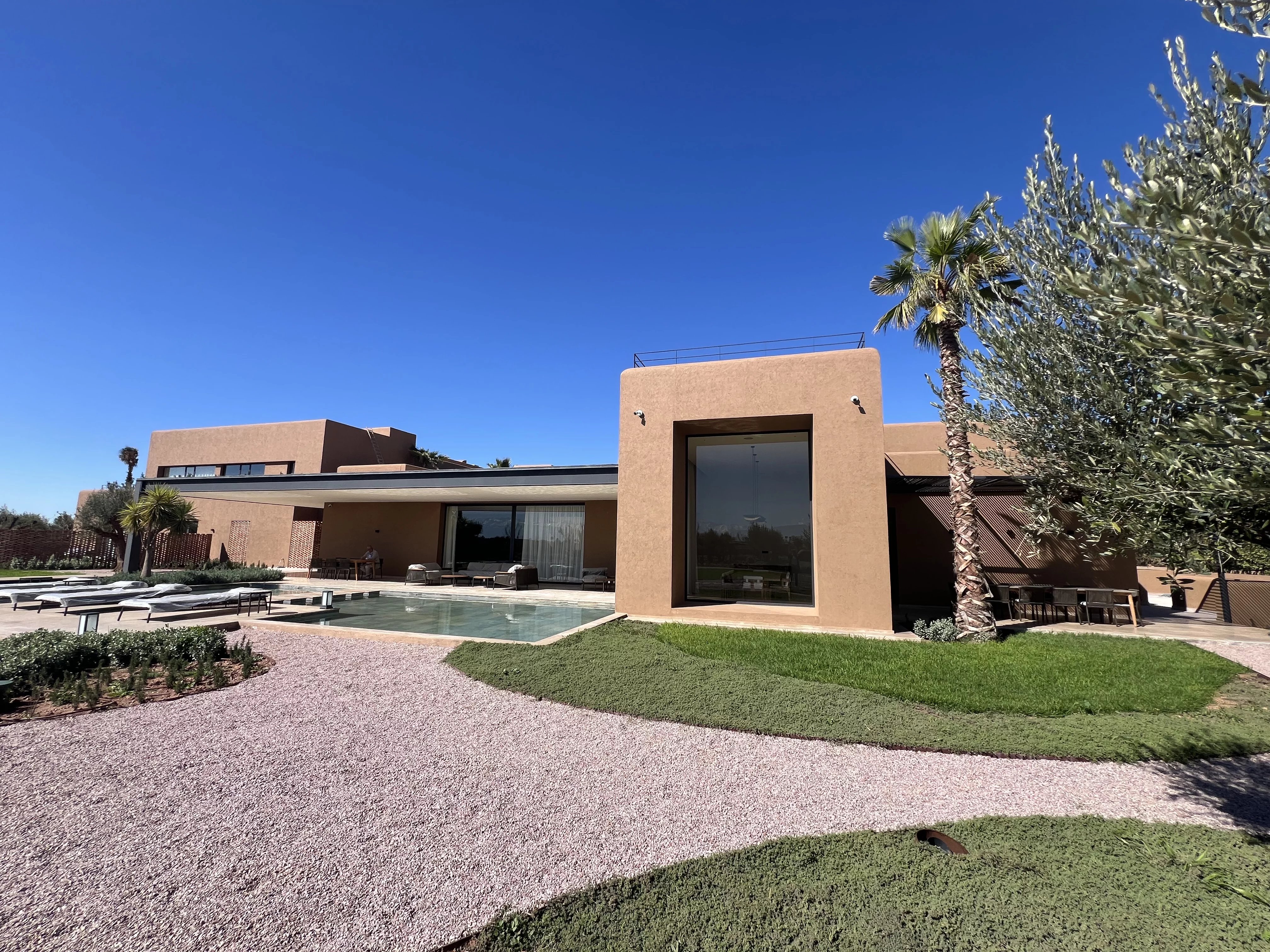 EXCEPTIONAL NEW VILLA 15 MINUTES FROM DOWNTOWN