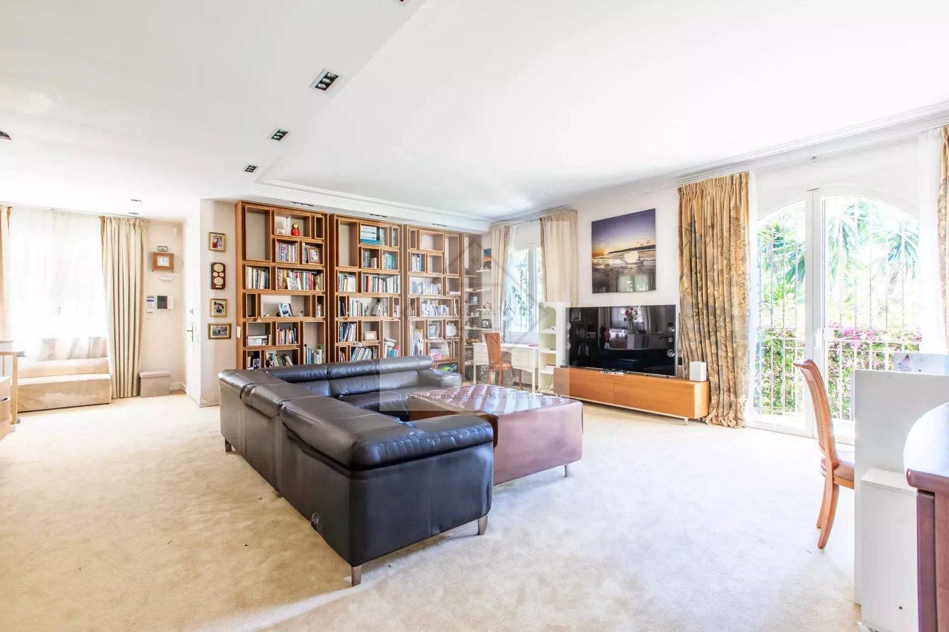 Villa de prestige au Cap d’Antibes – Domaine fermé, plage accessible à pied — фото 3