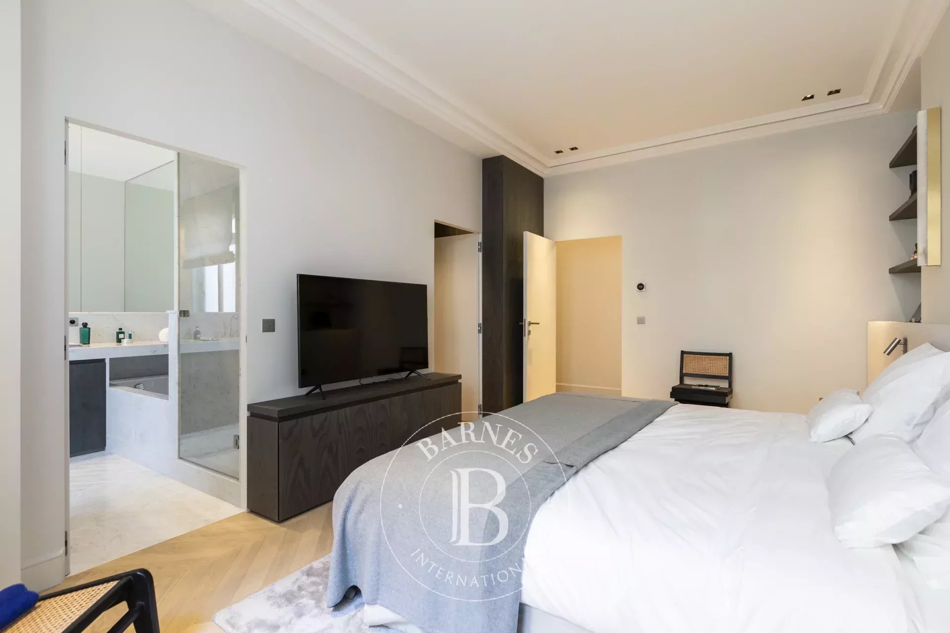 Daire Paris 8ème - picture 13