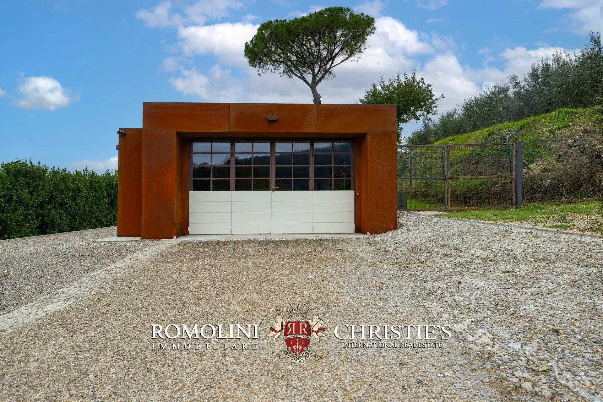 4 Bedroom Villa/Townhouse's Image 32