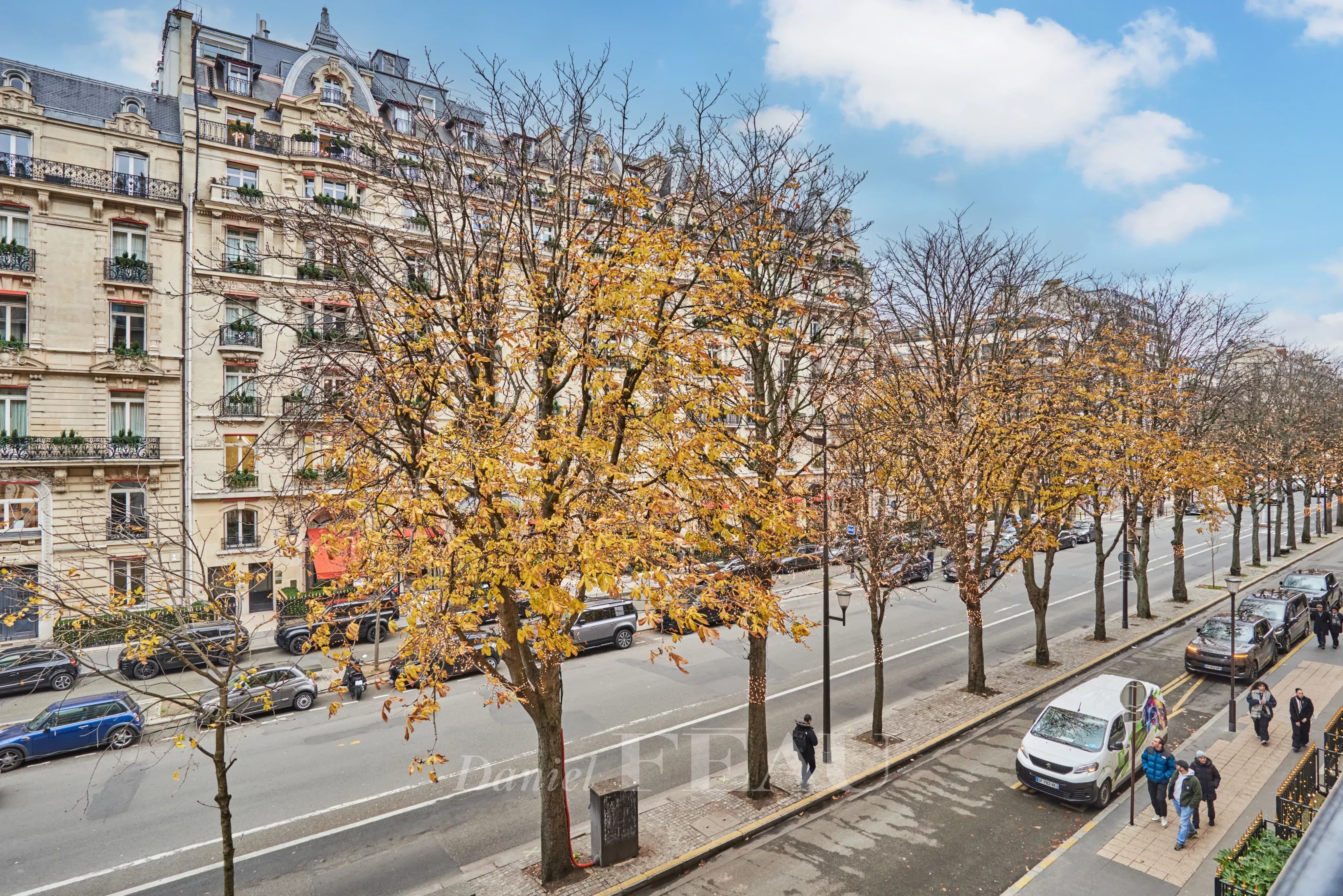 Paris VIIIe - Avenue Montaigne - Plaza Athénée