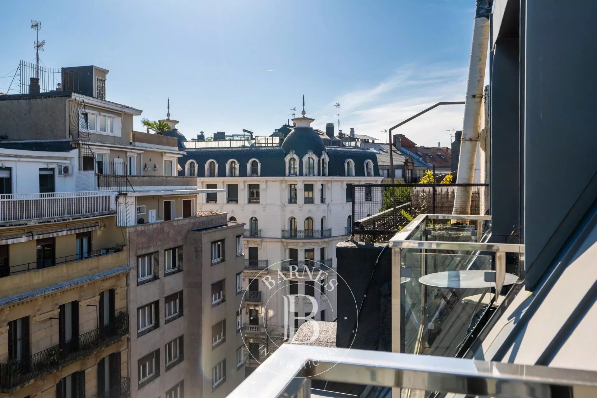 ÁREA ROMÁNTICA - Ático contemporáneo