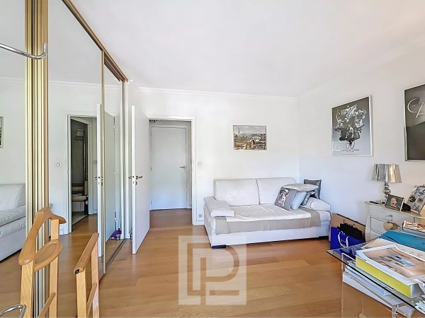 Luxury 2-Bedroom Apartment in Exclusive Cannes Residential Estate — photo 7